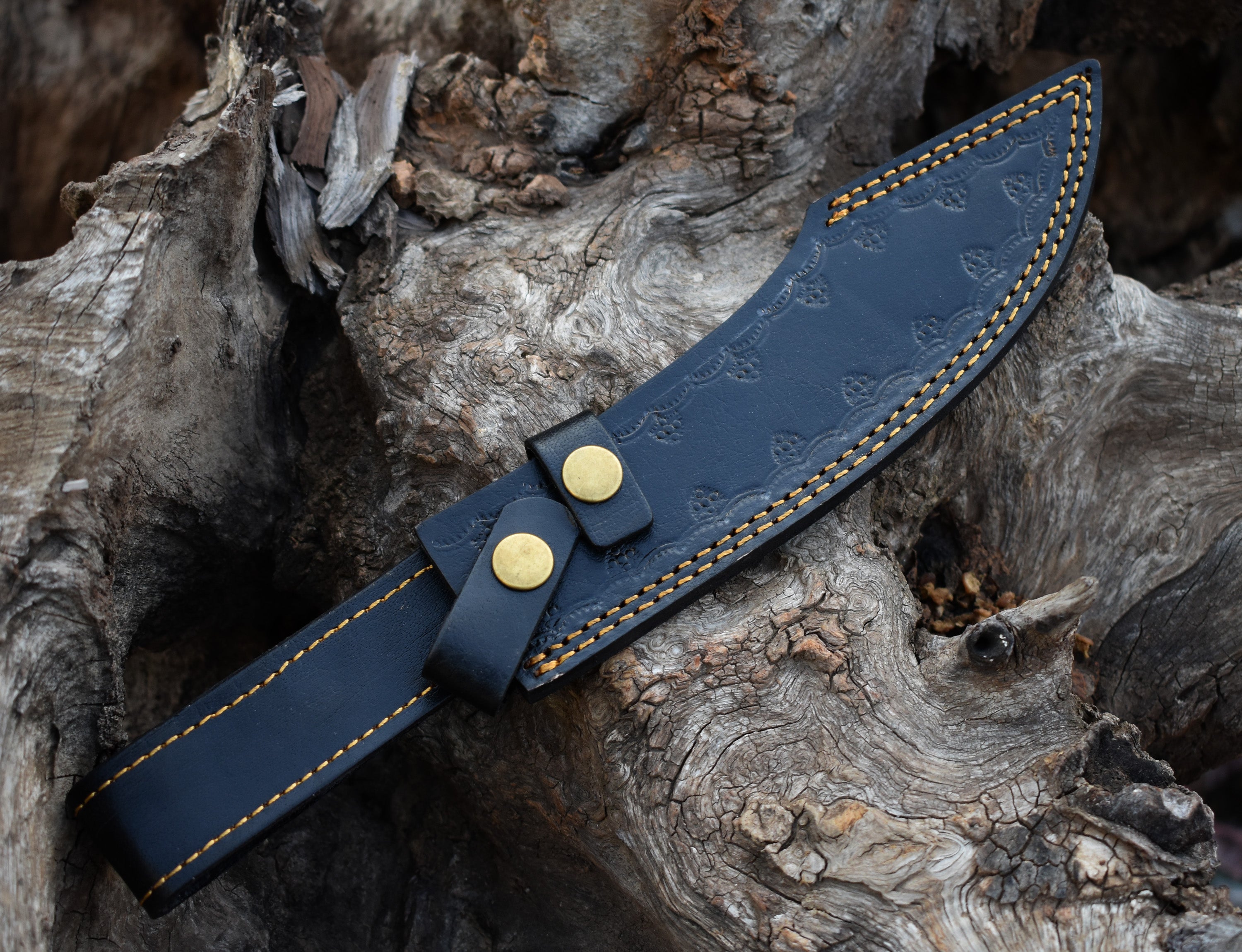 Damascus Hunting knife with Wood and  Bone Handle Hunting Bowie knife With Brass Guard & Pommel