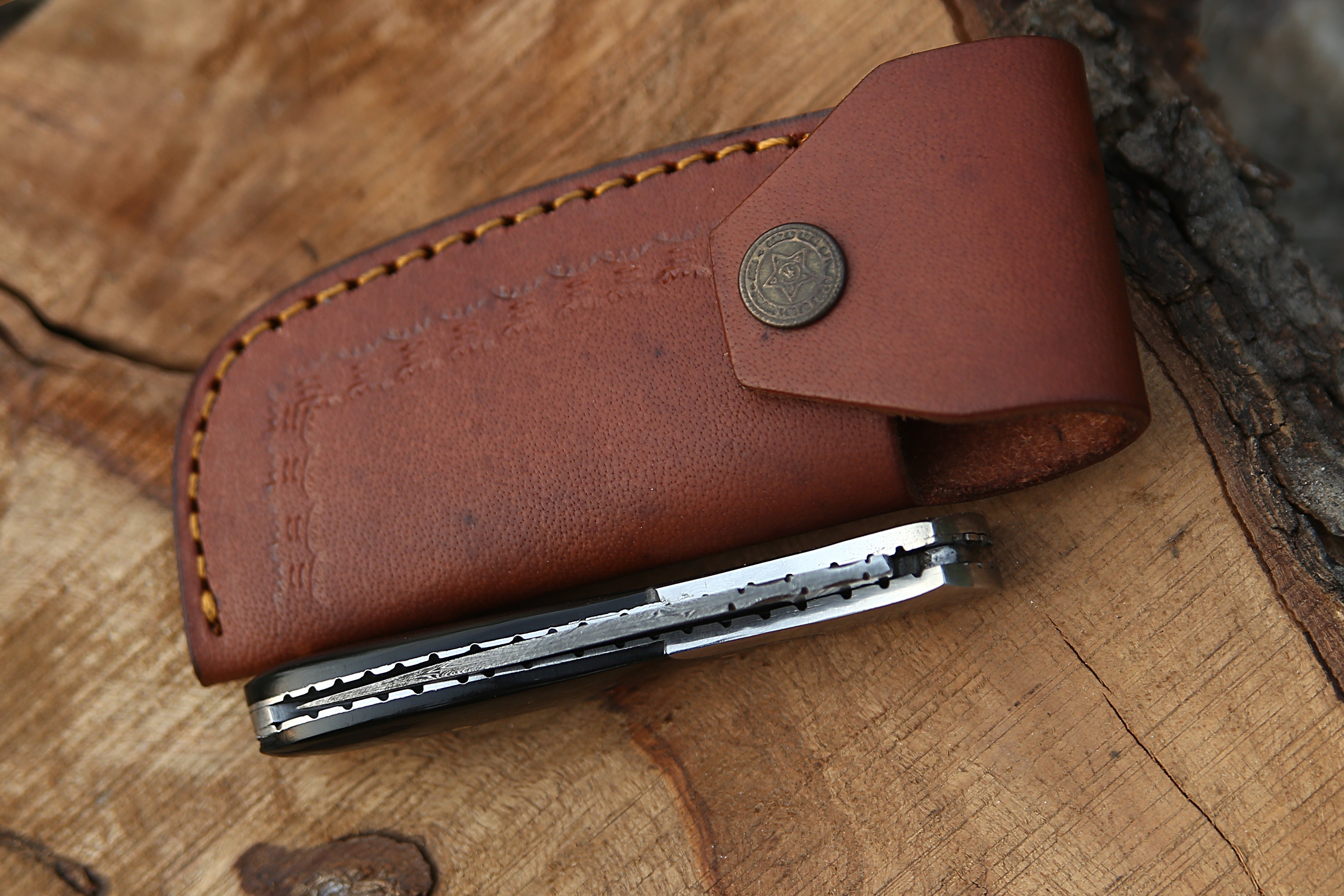 Black Horn Handle Damascus steel Pocket Knife Best camping Hunting EDC Knife fishing Knife sharp edge with Leather Pouch.
