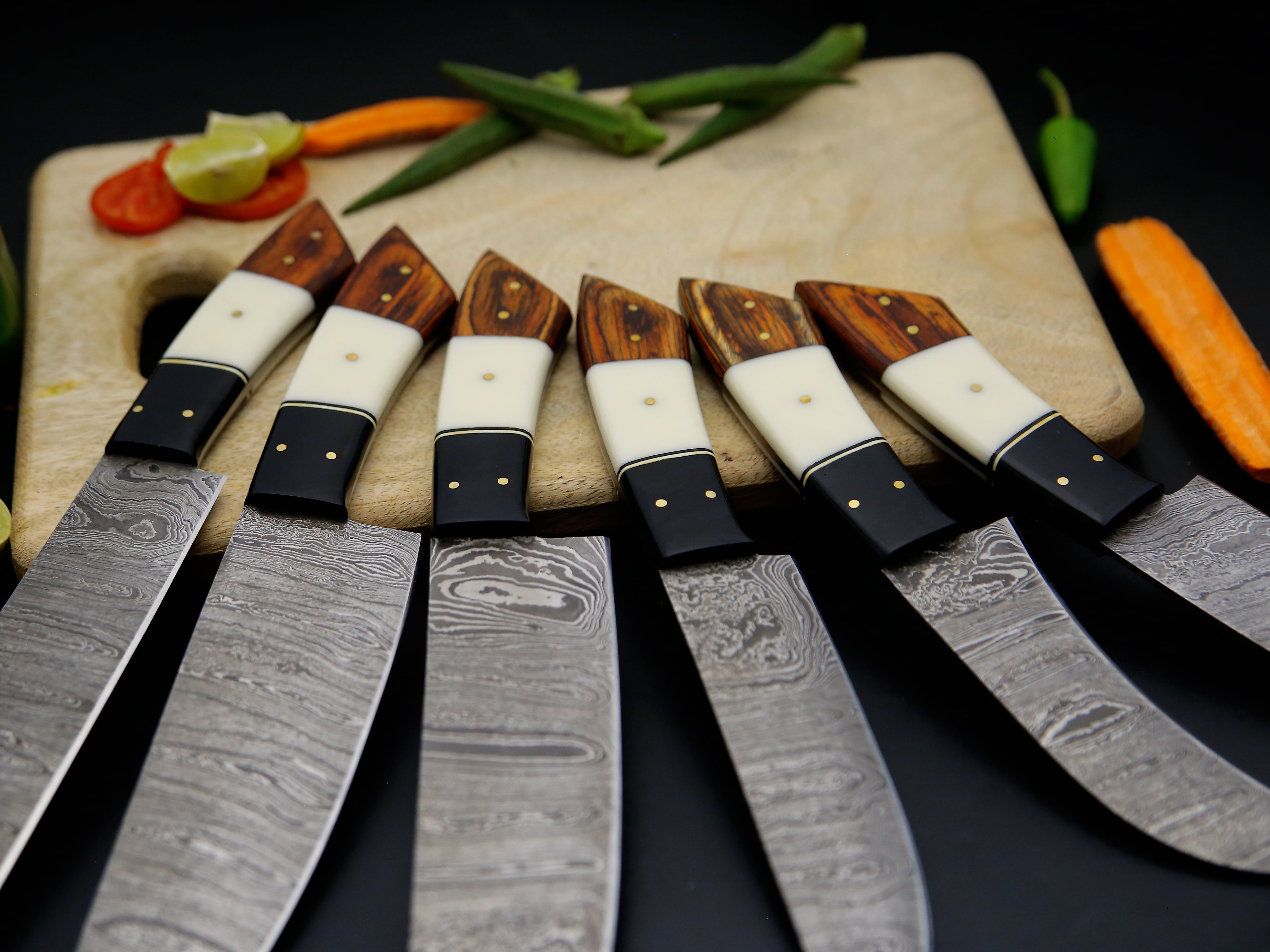 Beautiful 6 PCS Damascus Steel Kitchen Knife set Bone Rosewood Black Horn Handle Chef Knife set with Leather Kit