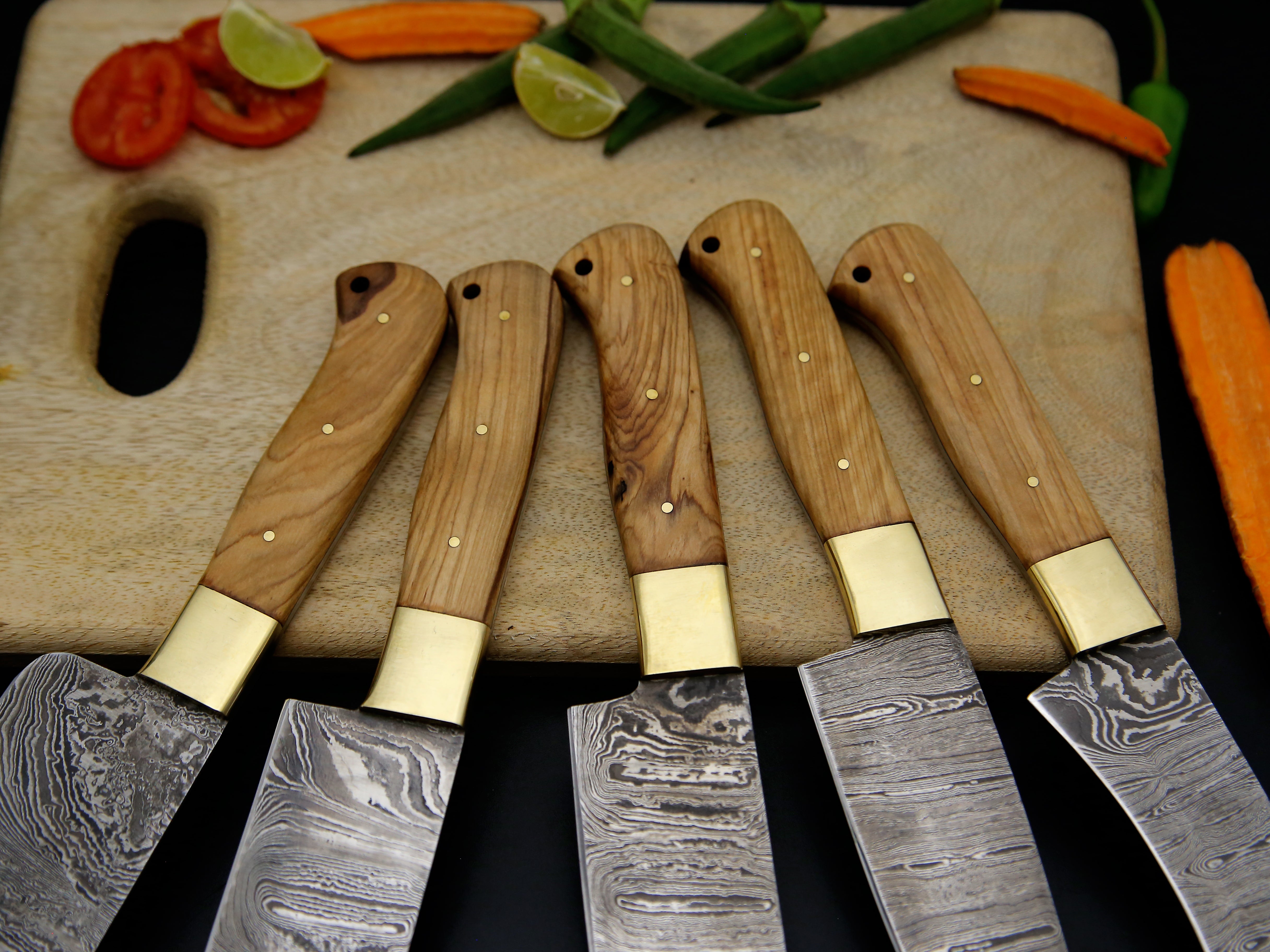 Customized Beautiful Olive wood Handle 5 PCS Damascus Steel Kitchen Chef Knife Sharp cutting edge comes with Leather Roll kit. with Brass Bolster
