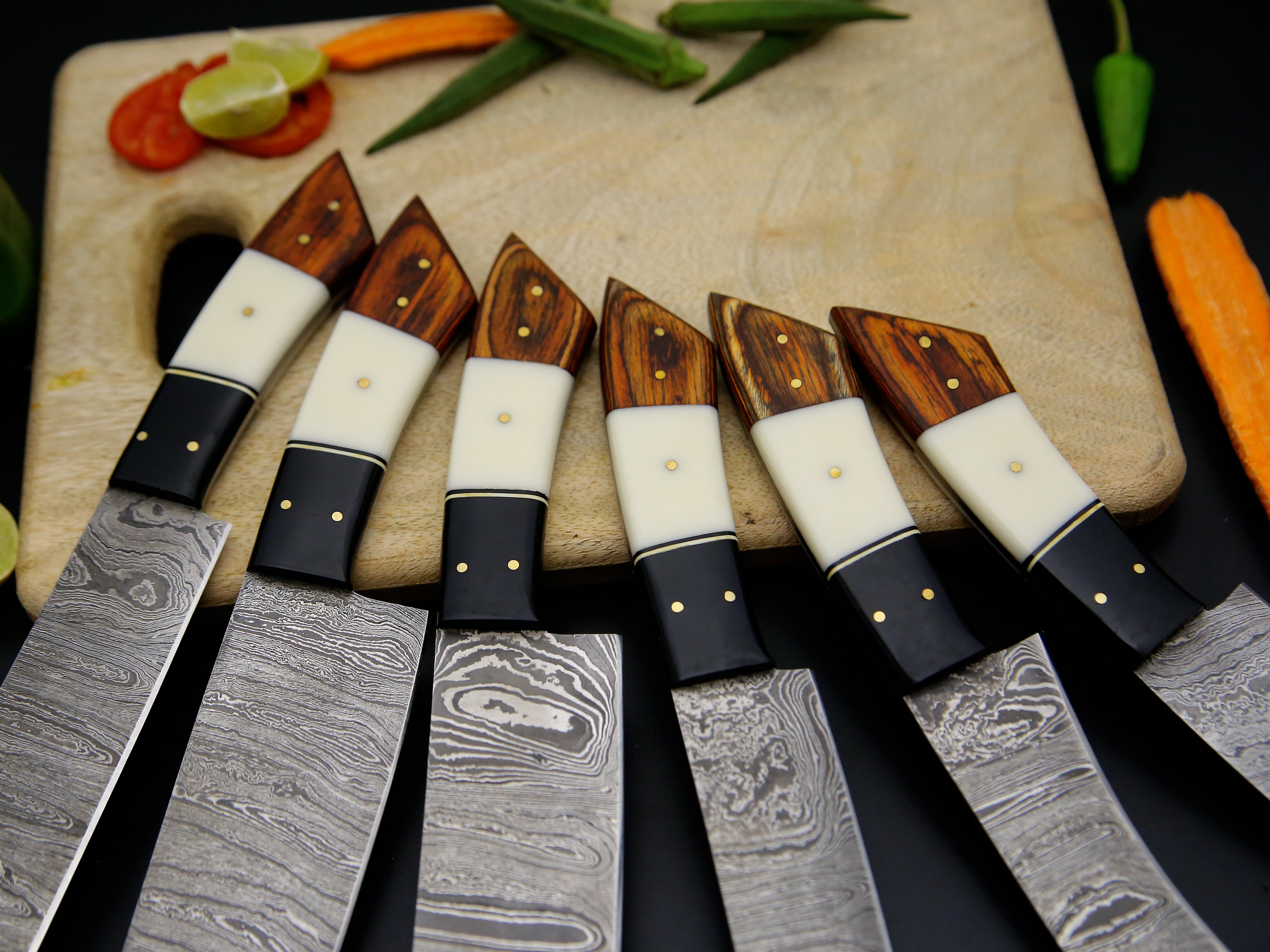 Beautiful 6 PCS Damascus Steel Kitchen Knife set Bone Rosewood Black Horn Handle Chef Knife set with Leather Kit
