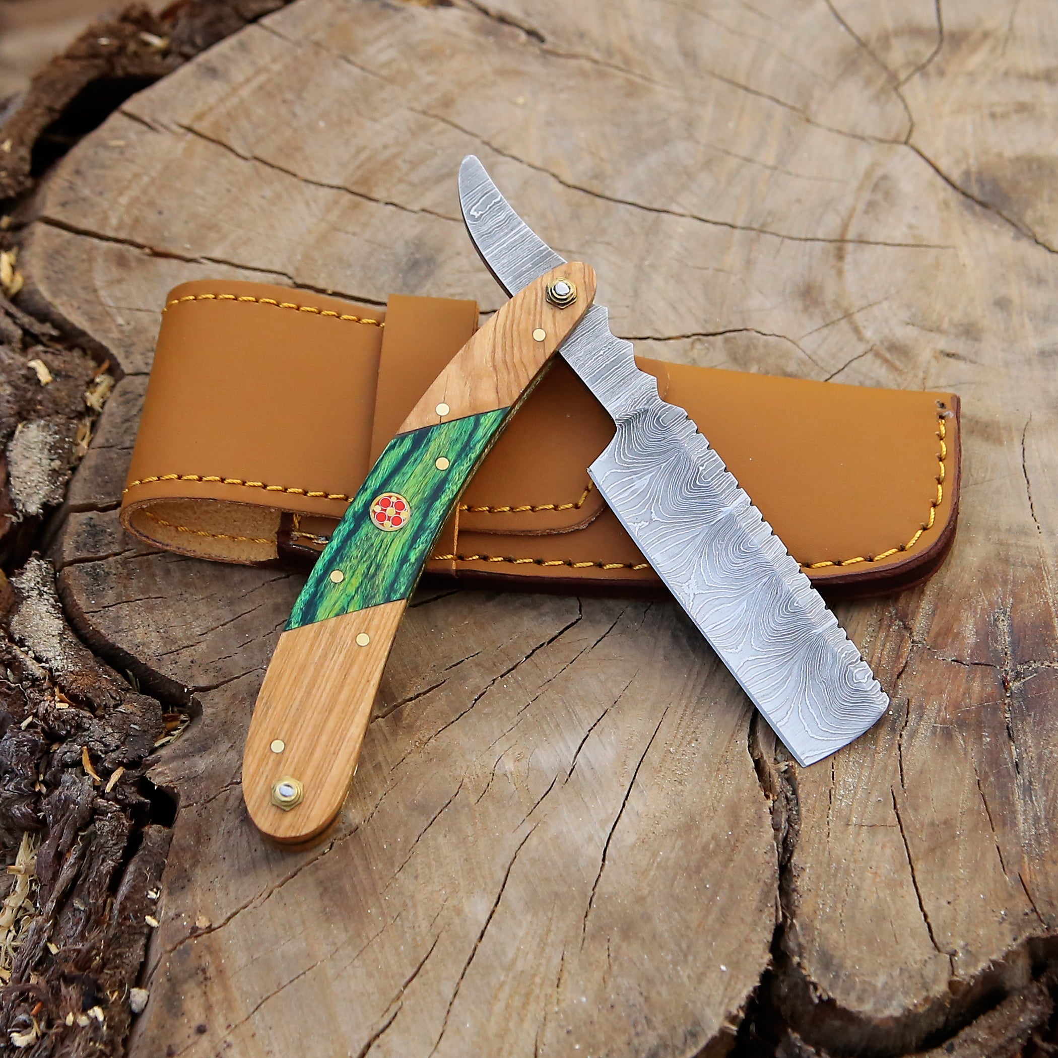 Customized Handmade Damascus steel Straight Razor For men Barber Shaving tool Personalized Gift for Boyfriend .