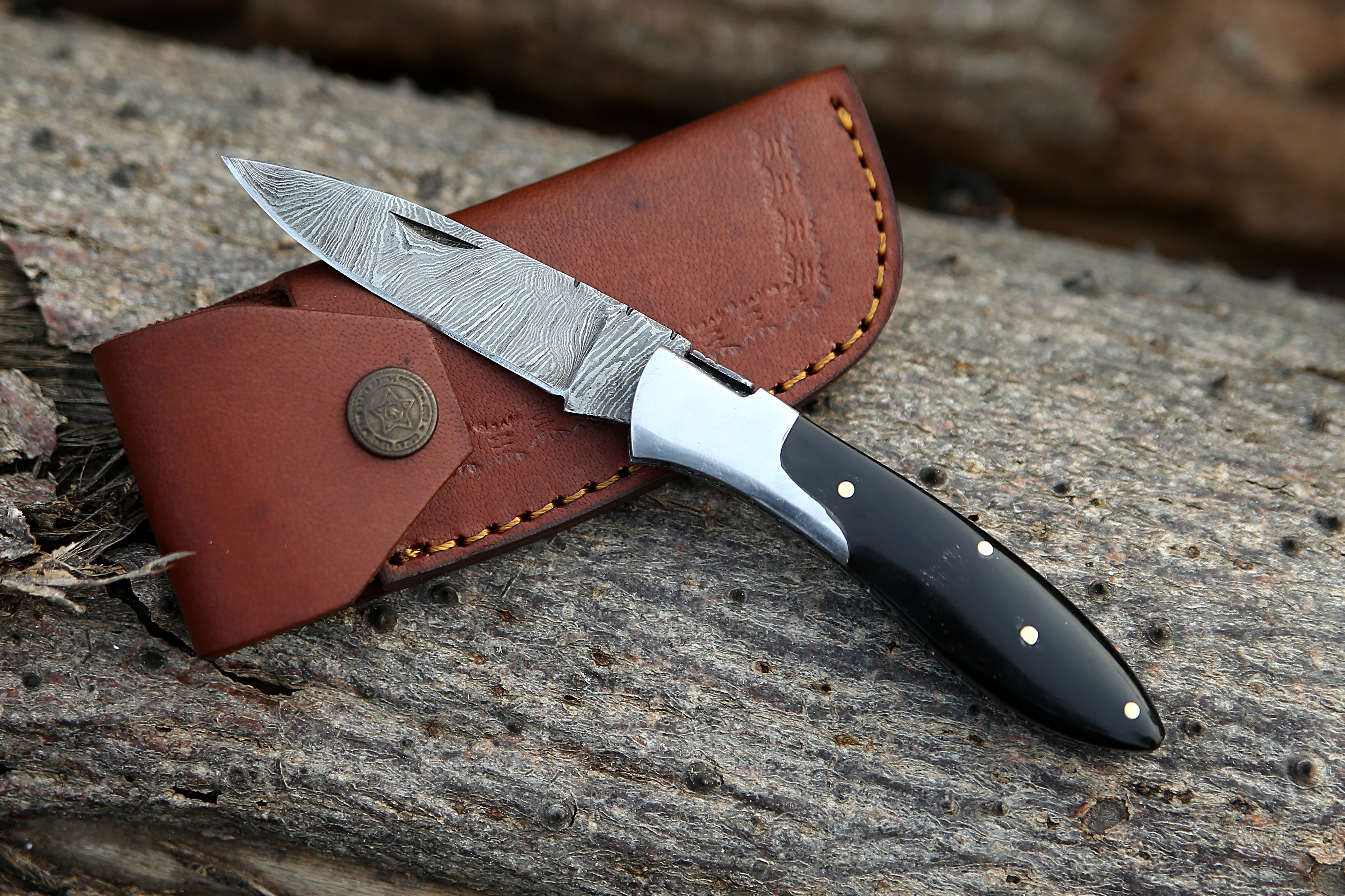 Black Horn Handle Damascus steel Pocket Knife Best camping Hunting EDC Knife fishing Knife sharp edge with Leather Pouch.