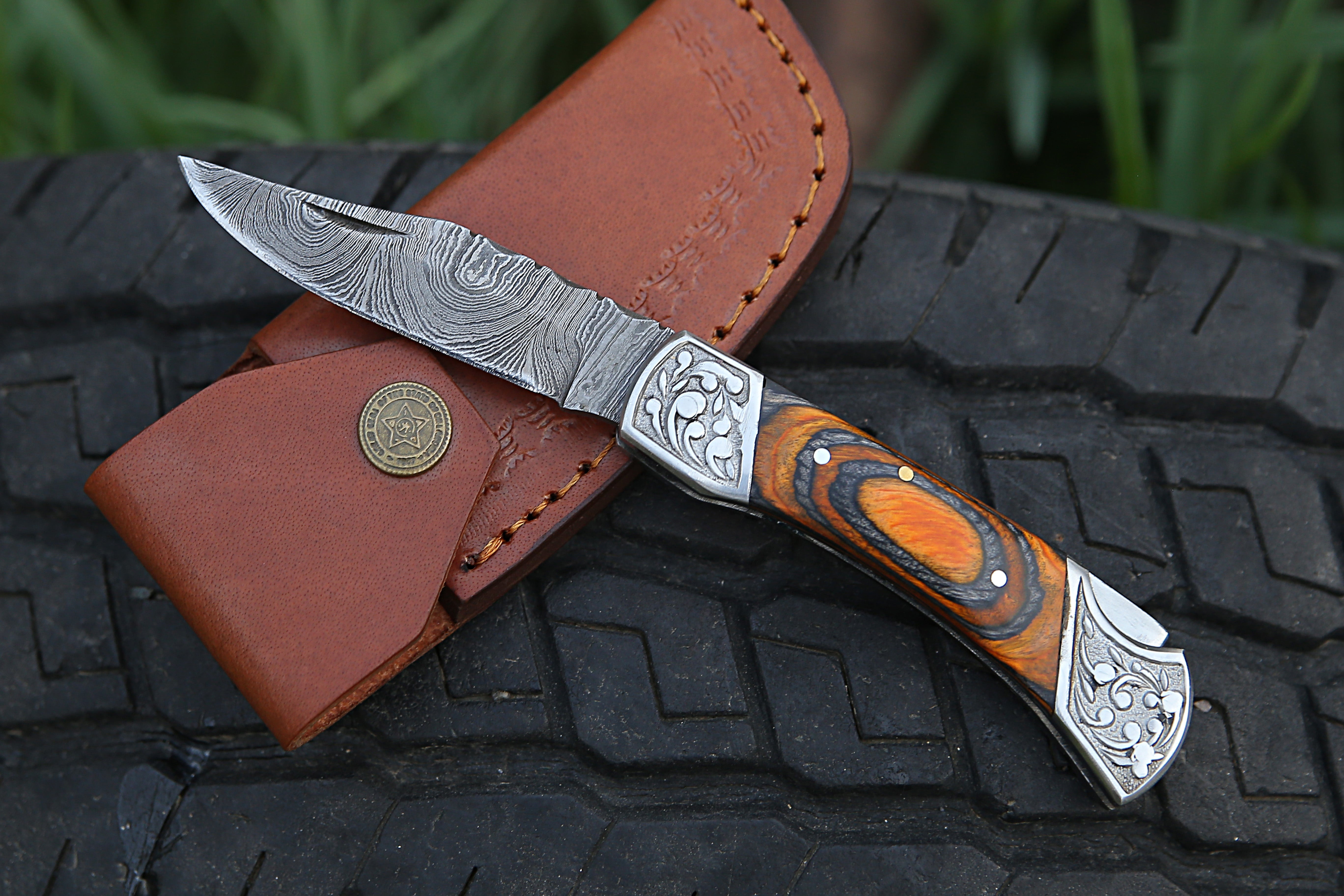 Handmade Authentic Damascus Steel Back Lock EDC Pocket Knife With Orange Grey Dollar Sheet Handle Folding Knife Best Camping Tool hunting Skinner fishing knife with Leather Pouch.