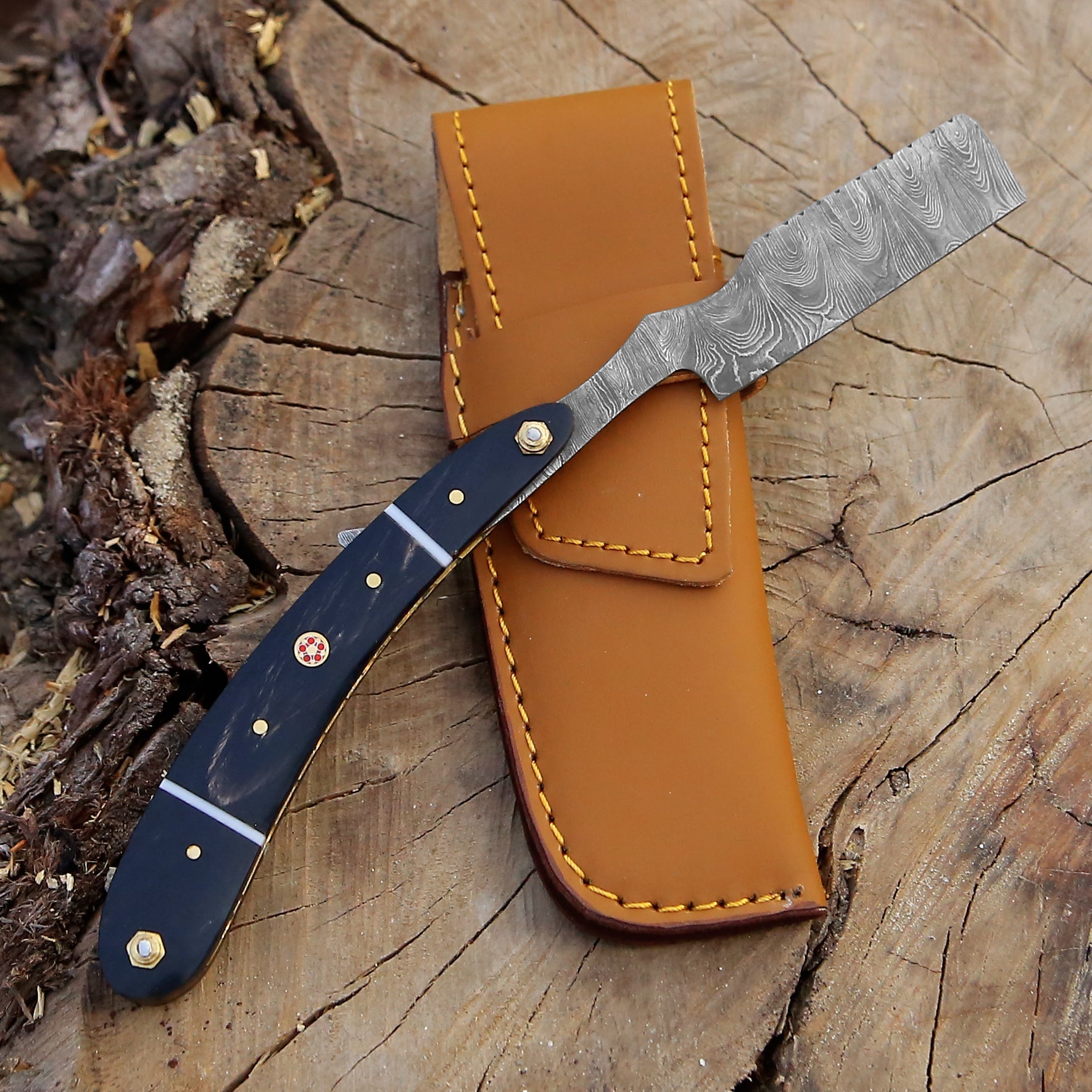 Damascus Straight Razor - Artisan Craftsmanship for the Perfect Shave gift for Barber Personalized Gift for Men Boyfriend.