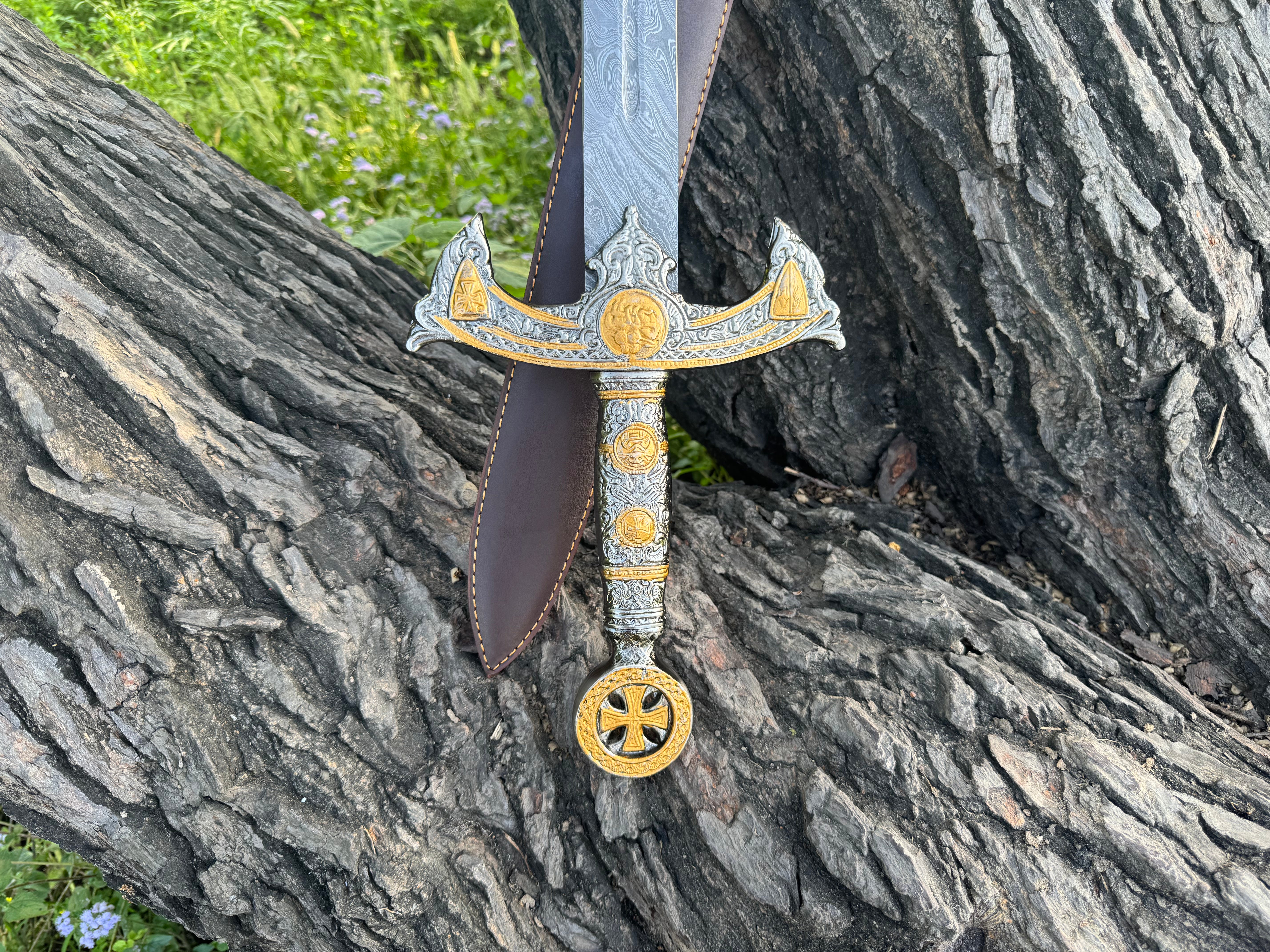 Handmade Lioncrest Warblade Fantasy Sword with Engraved Blade, Medieval Decorative Sword for Display Halloween Costume Gift
