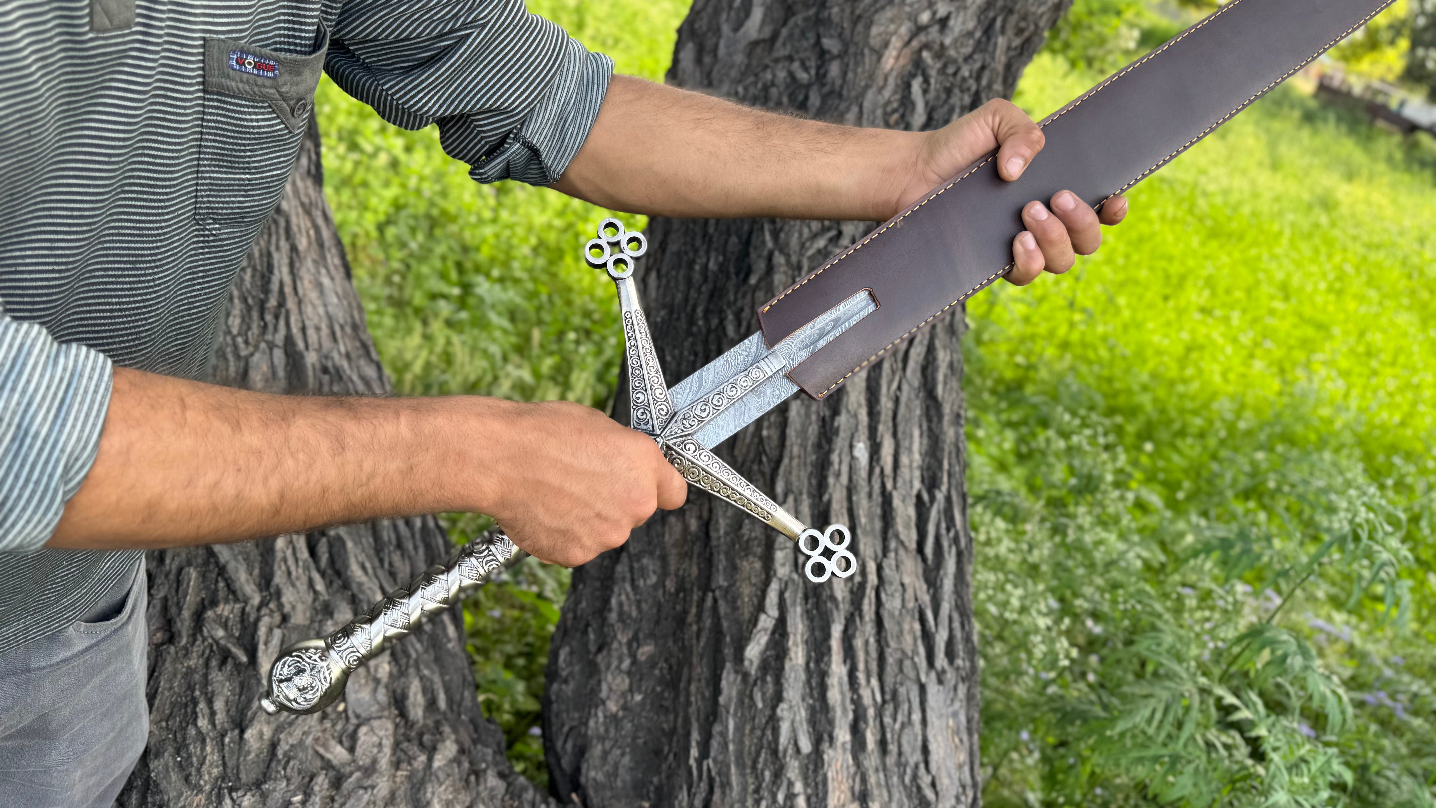 Damascus Steel Scottish Claymore Sword Fantasy Sword with Engraved Blade, Medieval Decorative Sword for Display House warming gift