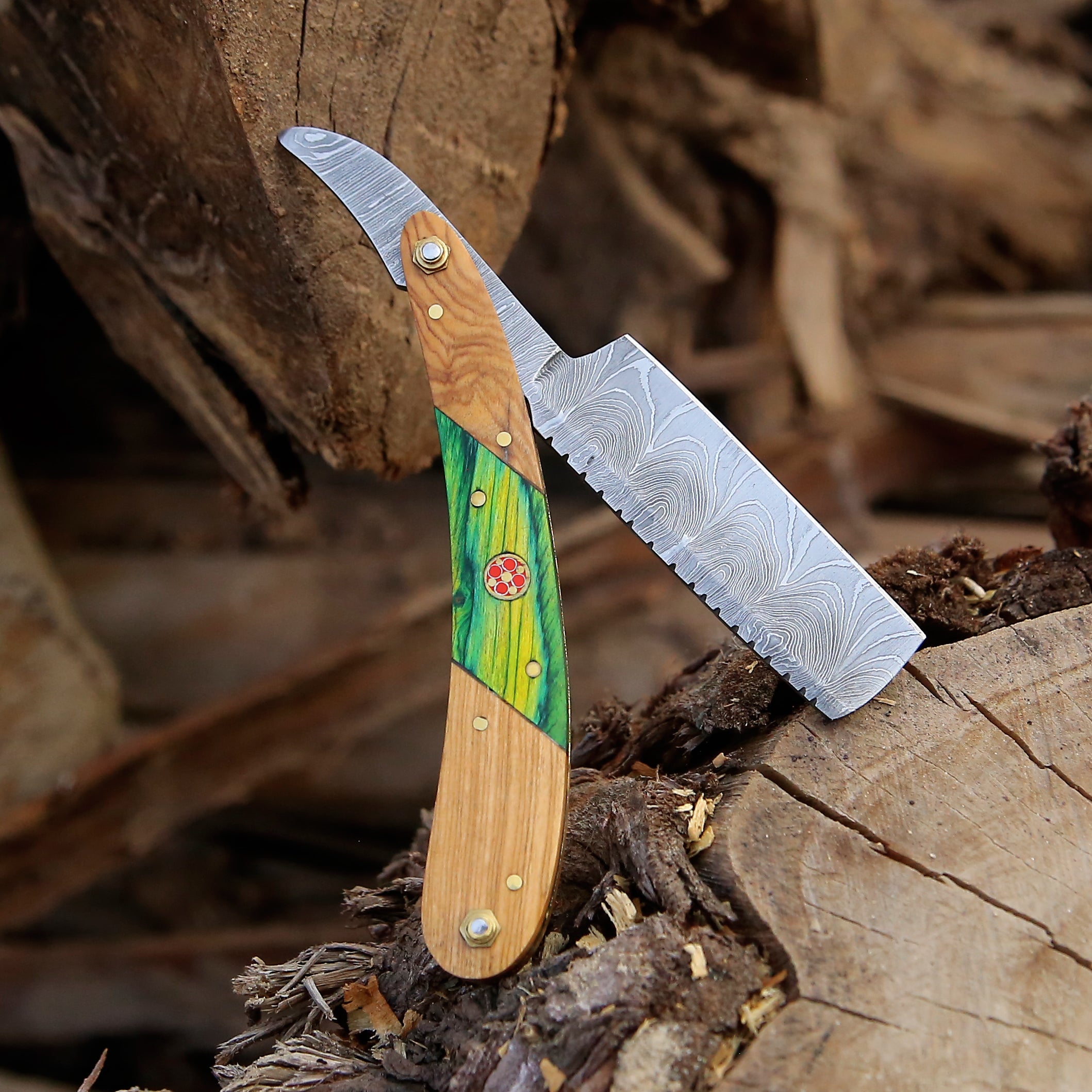 Customized Handmade Damascus steel Straight Razor For men Barber Shaving tool Personalized Gift for Boyfriend .