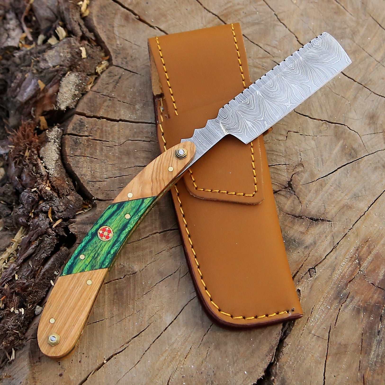 Customized Handmade Damascus steel Straight Razor For men Barber Shaving tool Personalized Gift for Boyfriend .