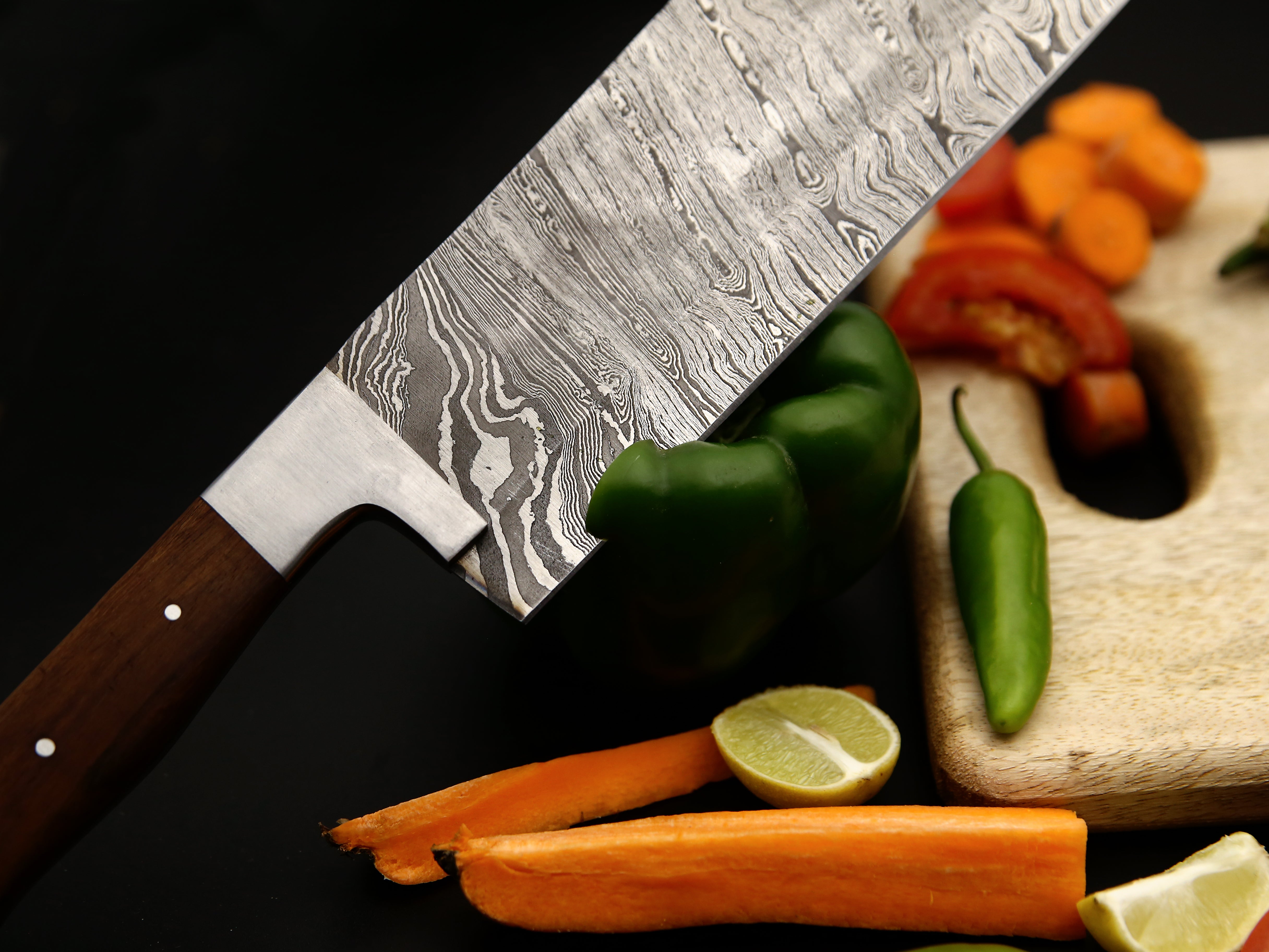 Chef Knife Set of 5 PCS with Rosewood Handle Stainless steel Bolster Damascus Kitchen Knife Razor sharp cutting Edge come with Leather Roll kit.