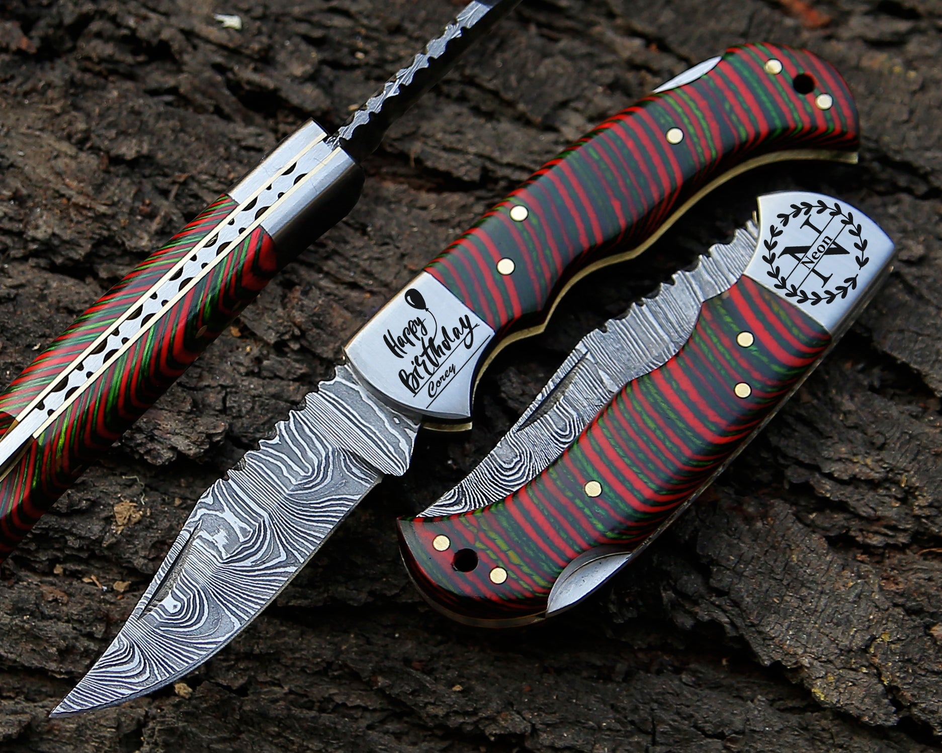 Premium Damascus Steel Pocket Knife – Handmade & Razor Sharp Multicolor Resin Handle with Leather Pouch.