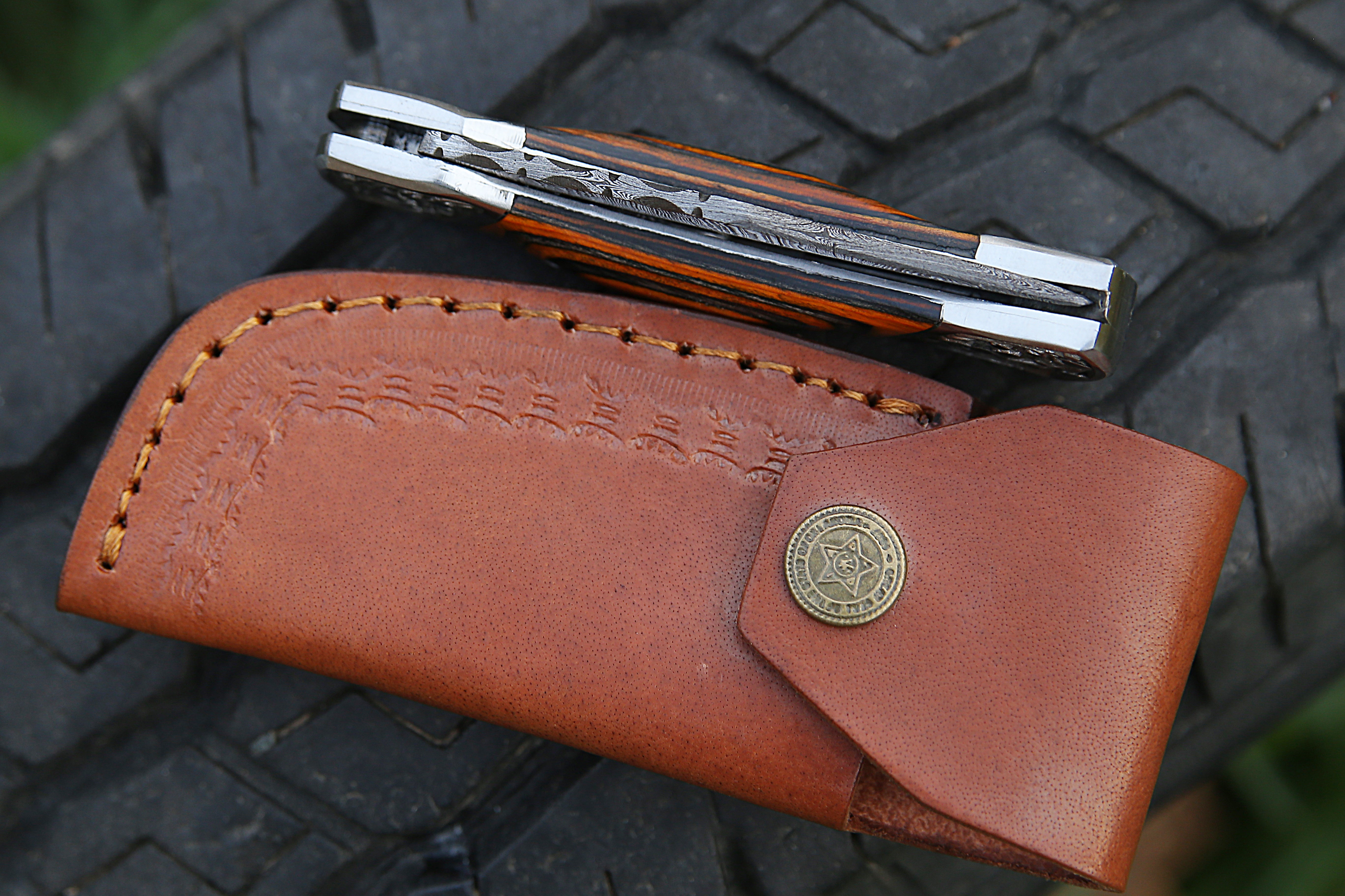 Handmade Authentic Damascus Steel Back Lock EDC Pocket Knife With Orange Grey Dollar Sheet Handle Folding Knife Best Camping Tool hunting Skinner fishing knife with Leather Pouch.