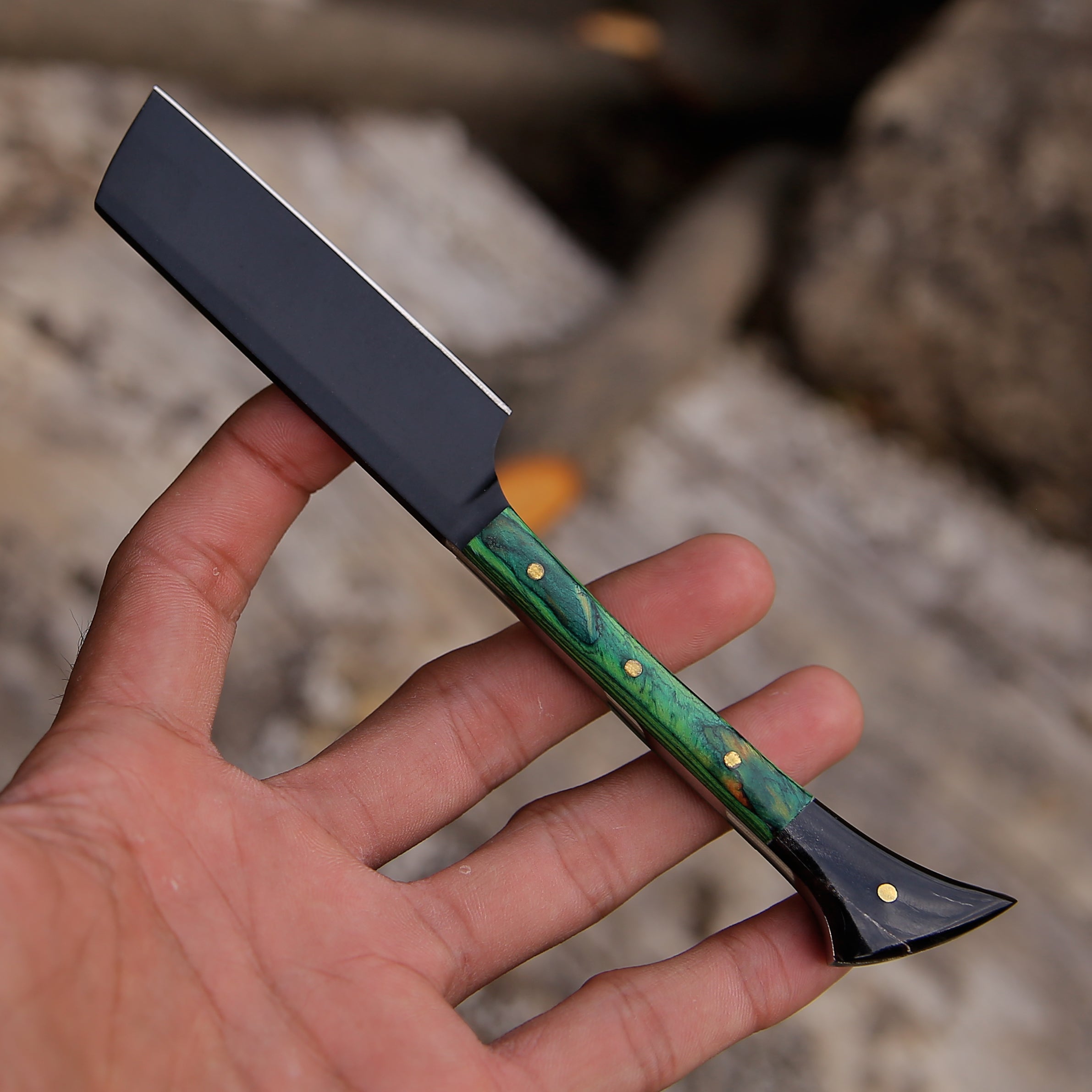 Premium Straight Razor for Men- Personalized Black Coated Barber Razor Shave-Ready Grooming Gift, Vintage Style With Leather Sheath.