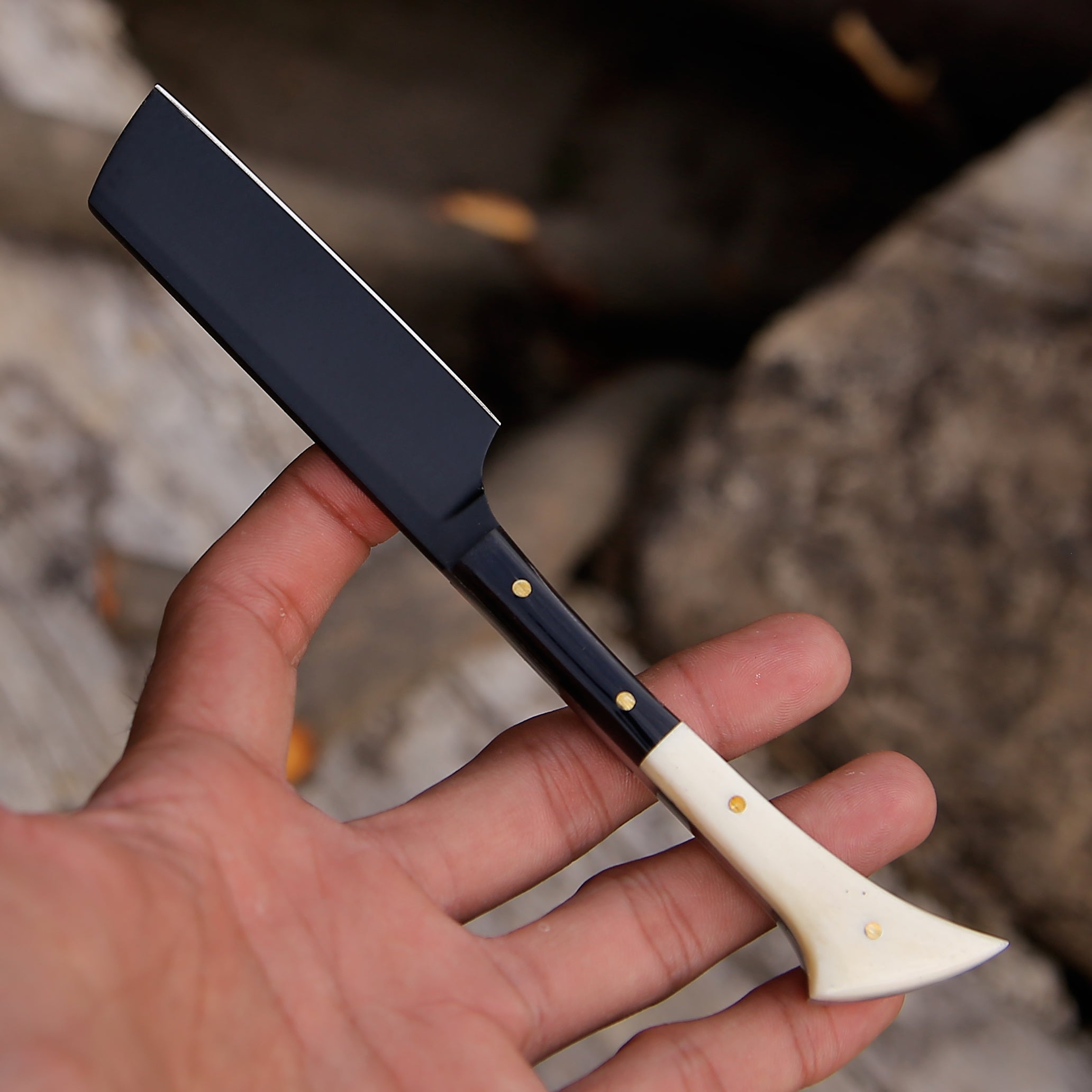 Traditional Straight Razor – Handcrafted Black Coated Steel Blade for Precision Shaving Wood Handle With Pouch.