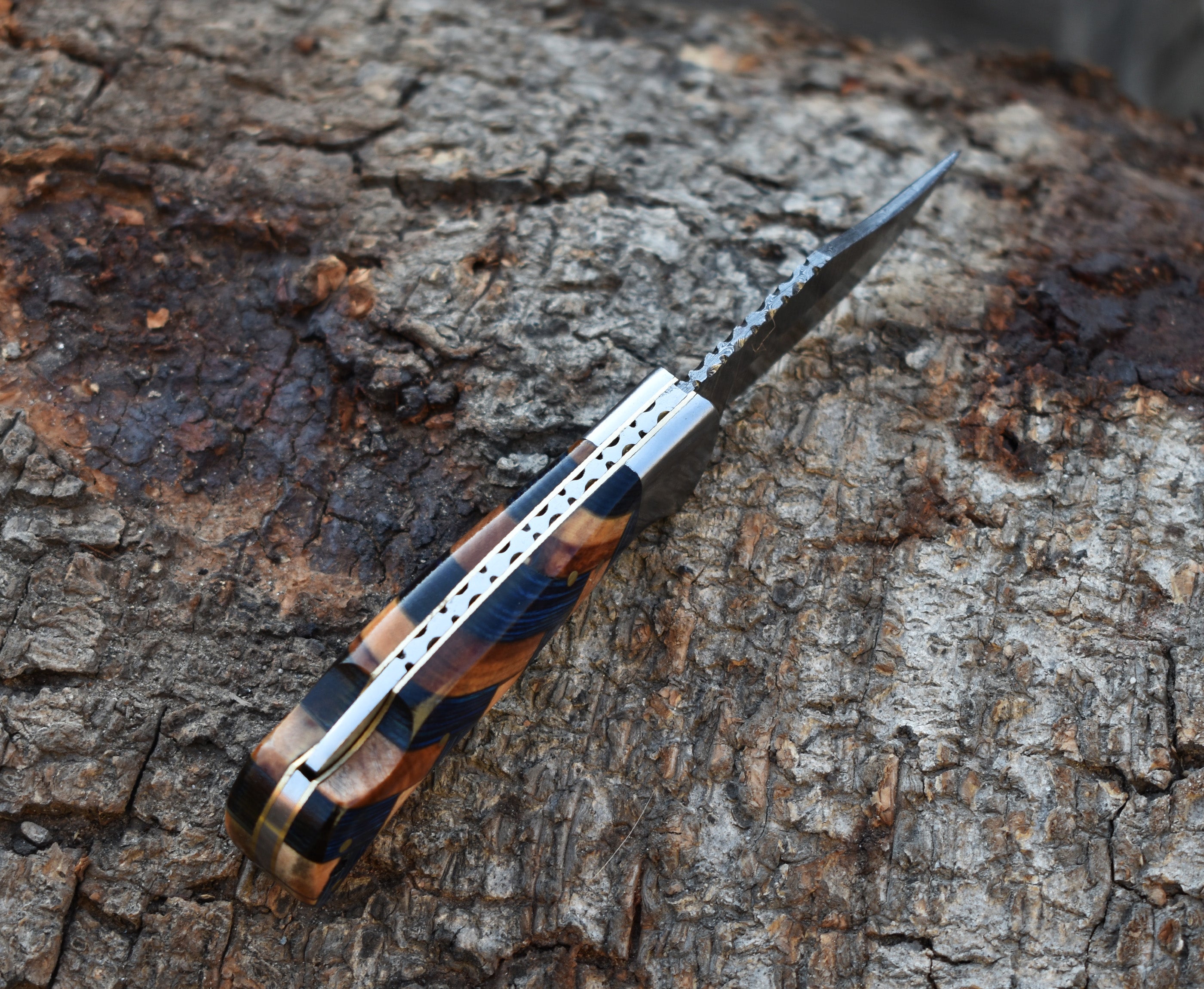 Personalized Handmade Damascus steel Back Lock Pocket Knife Blue olive wood handle Folding knife sharp edge come with leather sheath.