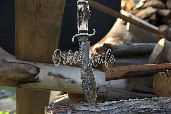 http://www.damascusknifehub.com/cdn/shop/products/Big-Hunting-Bowie-Hand-Forge-Knife-With-Stag-Horn-Handle.jpg?v=1642673852