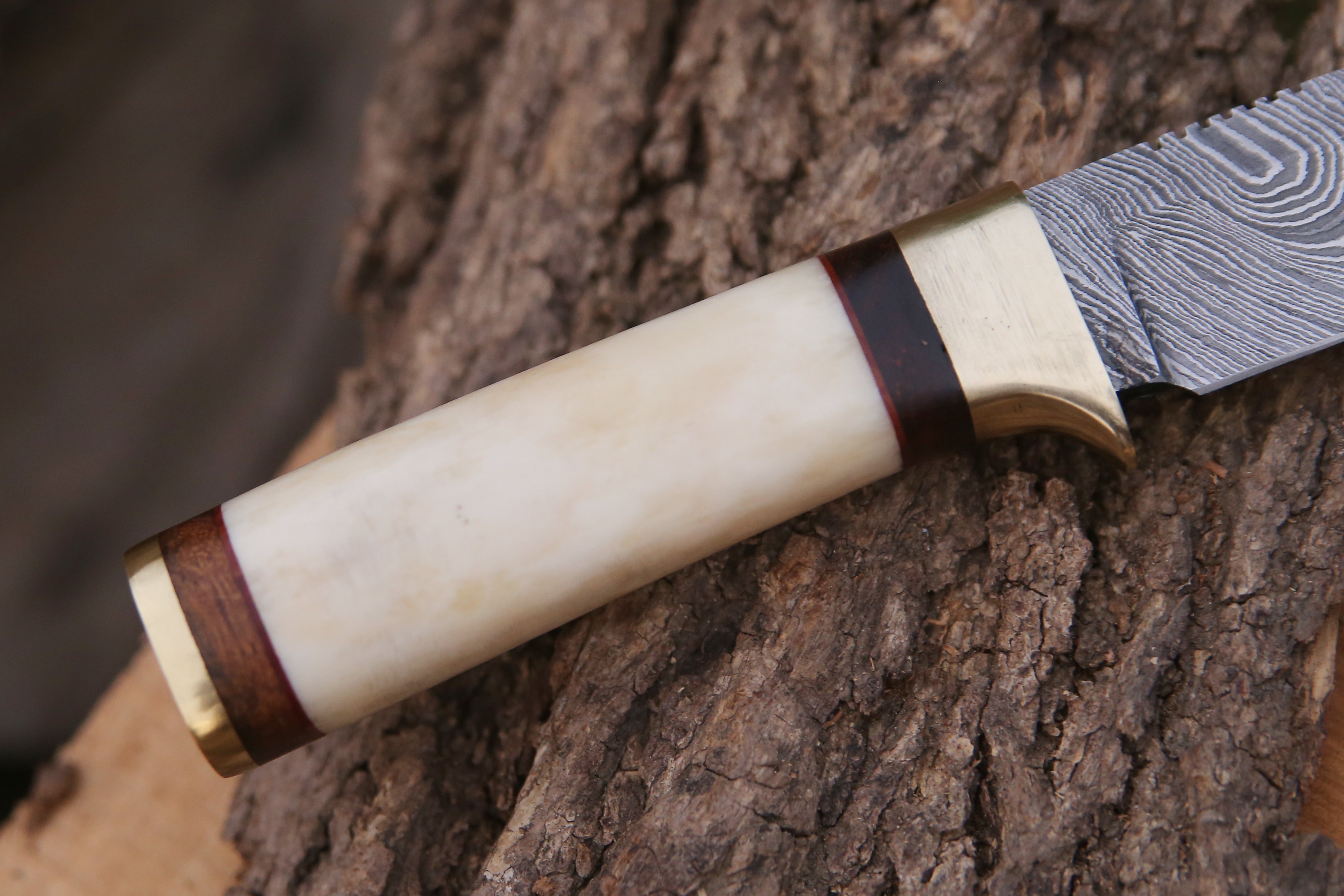 Damascus Steel Skinning Knife – Razor-Sharp Blade with Bone Handle With Leather Pouch.