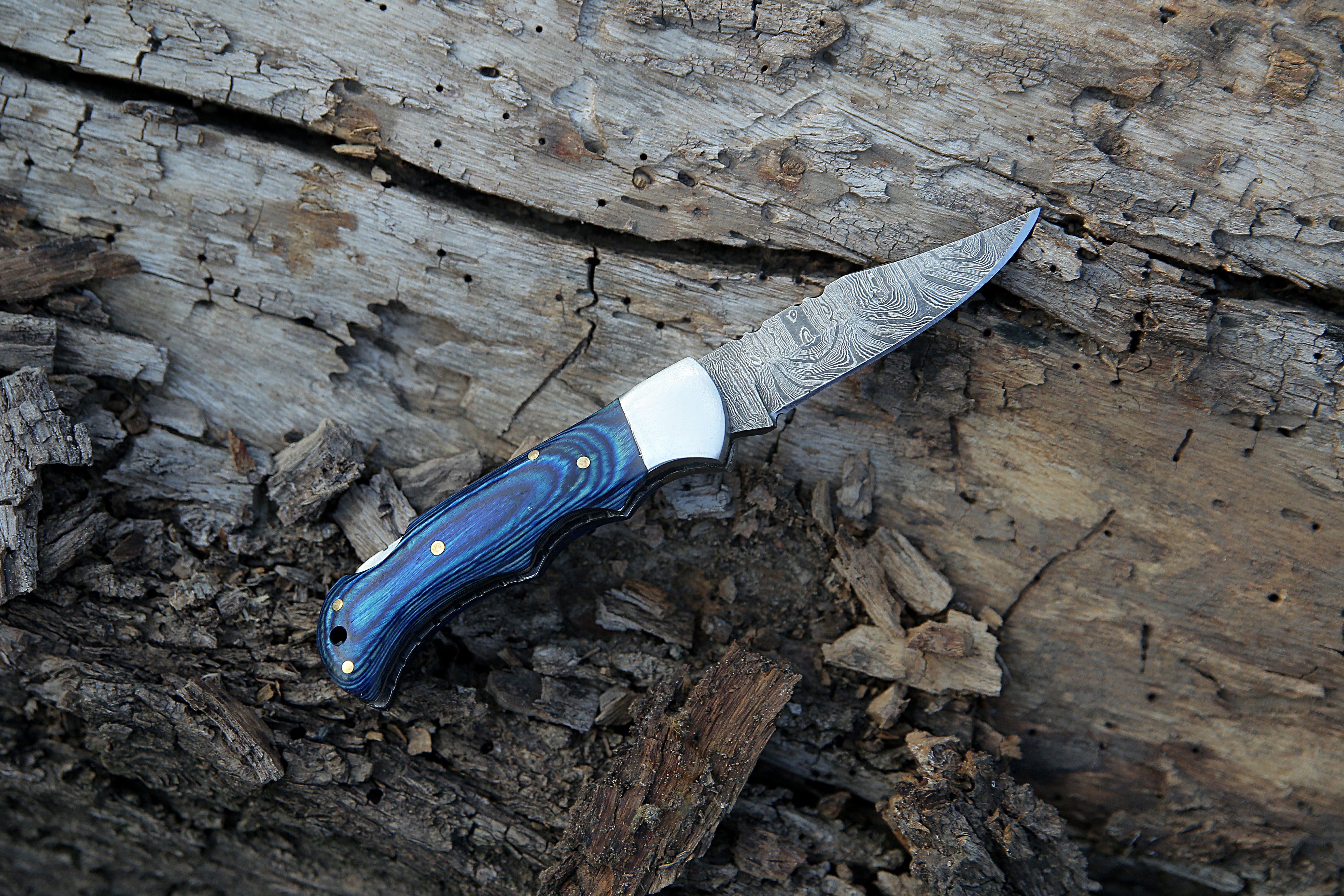 Blue Wood Damascus Steel Back Lock Pocket Knife With Stainless Steel Clips Camping Knife Personalized Hunting Knife EDC knife with Leather pouch.