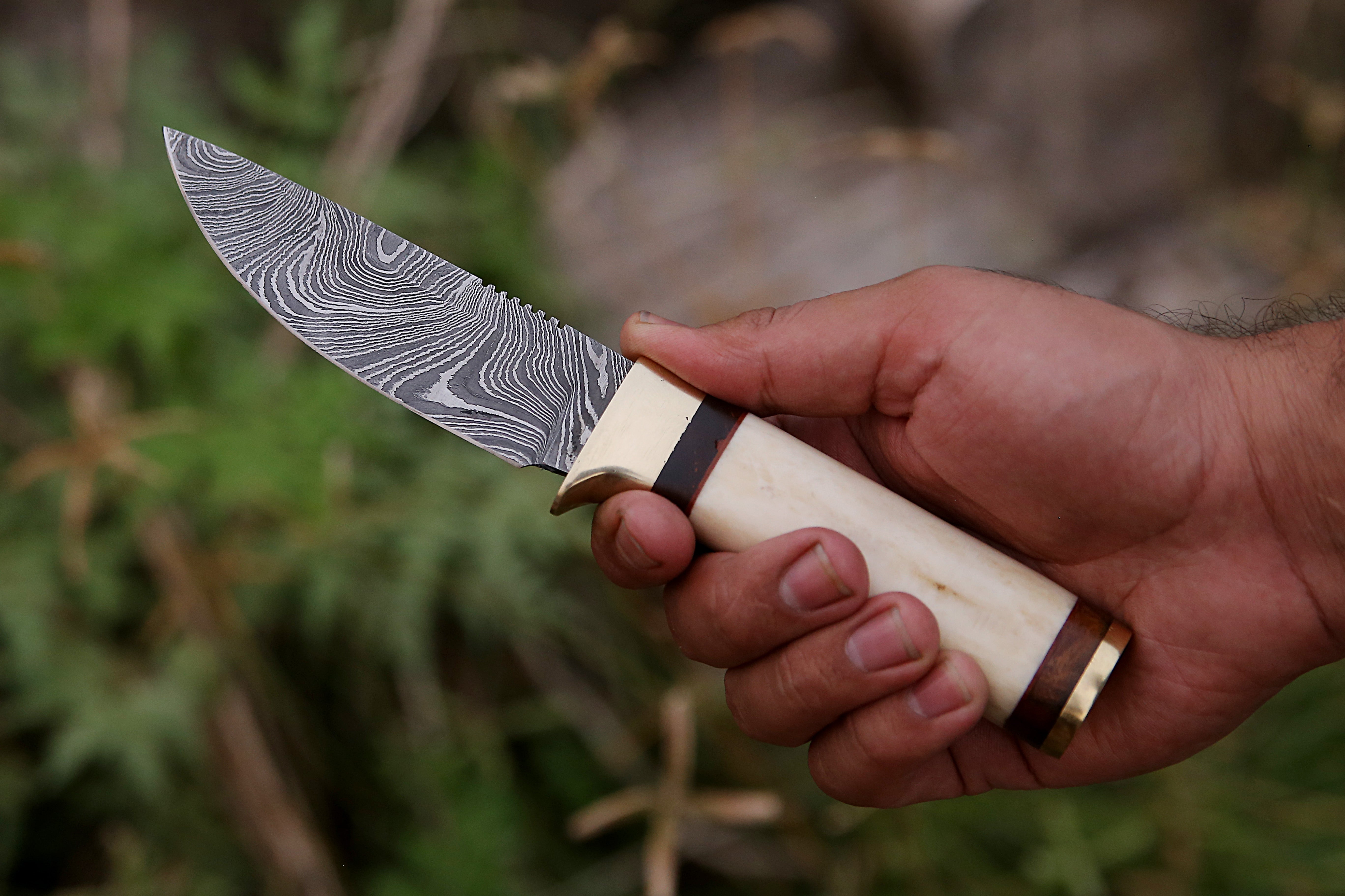 Damascus Steel Skinning Knife – Razor-Sharp Blade with Bone Handle With Leather Pouch.