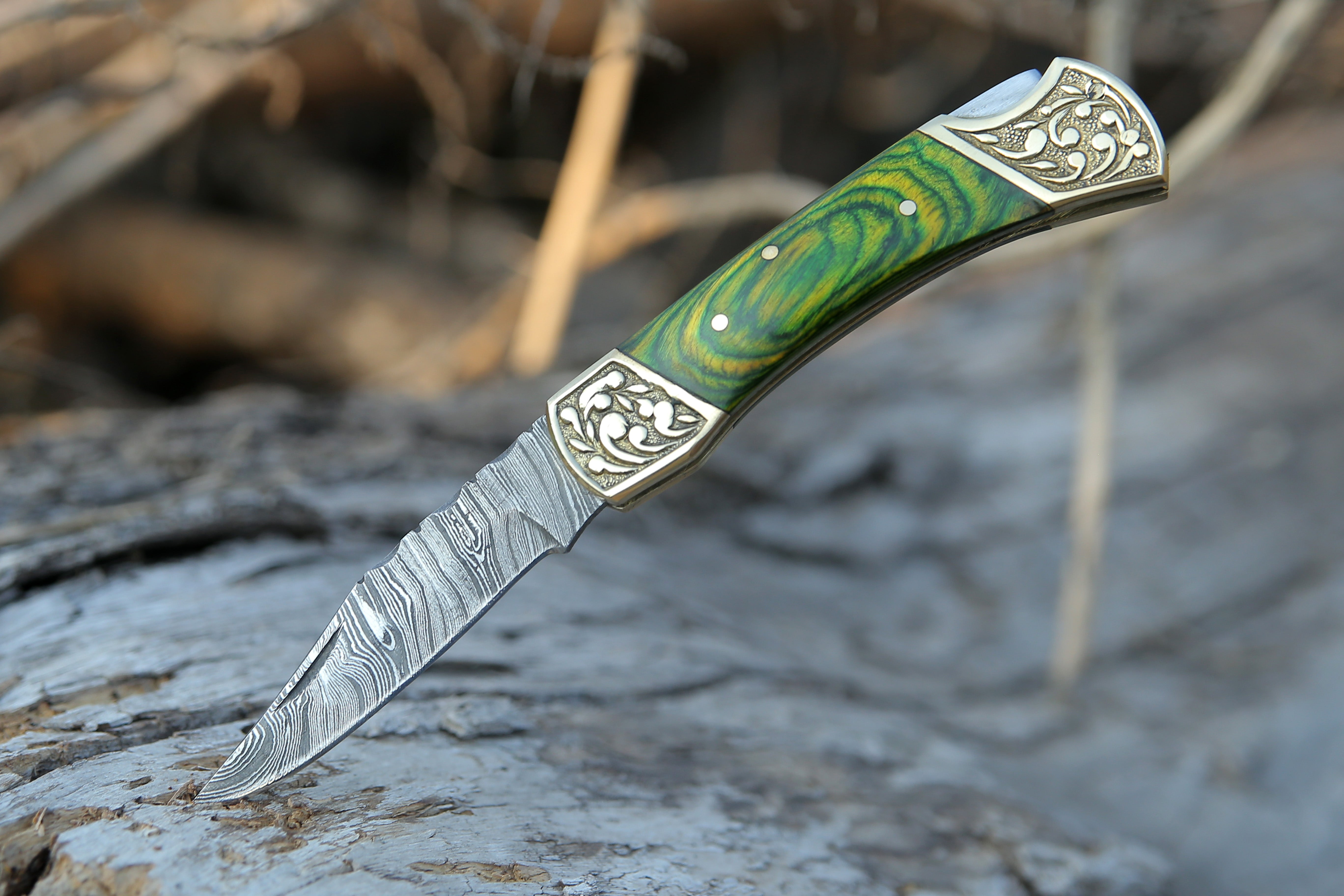 camping Tool Handmade Damascus Steel Back Lock Pocket Knife With Engraved Brass Clips Green Dollar Sheet Handle Folding Hunting EDC Skinner Fishing Knife with Leather Pouch.