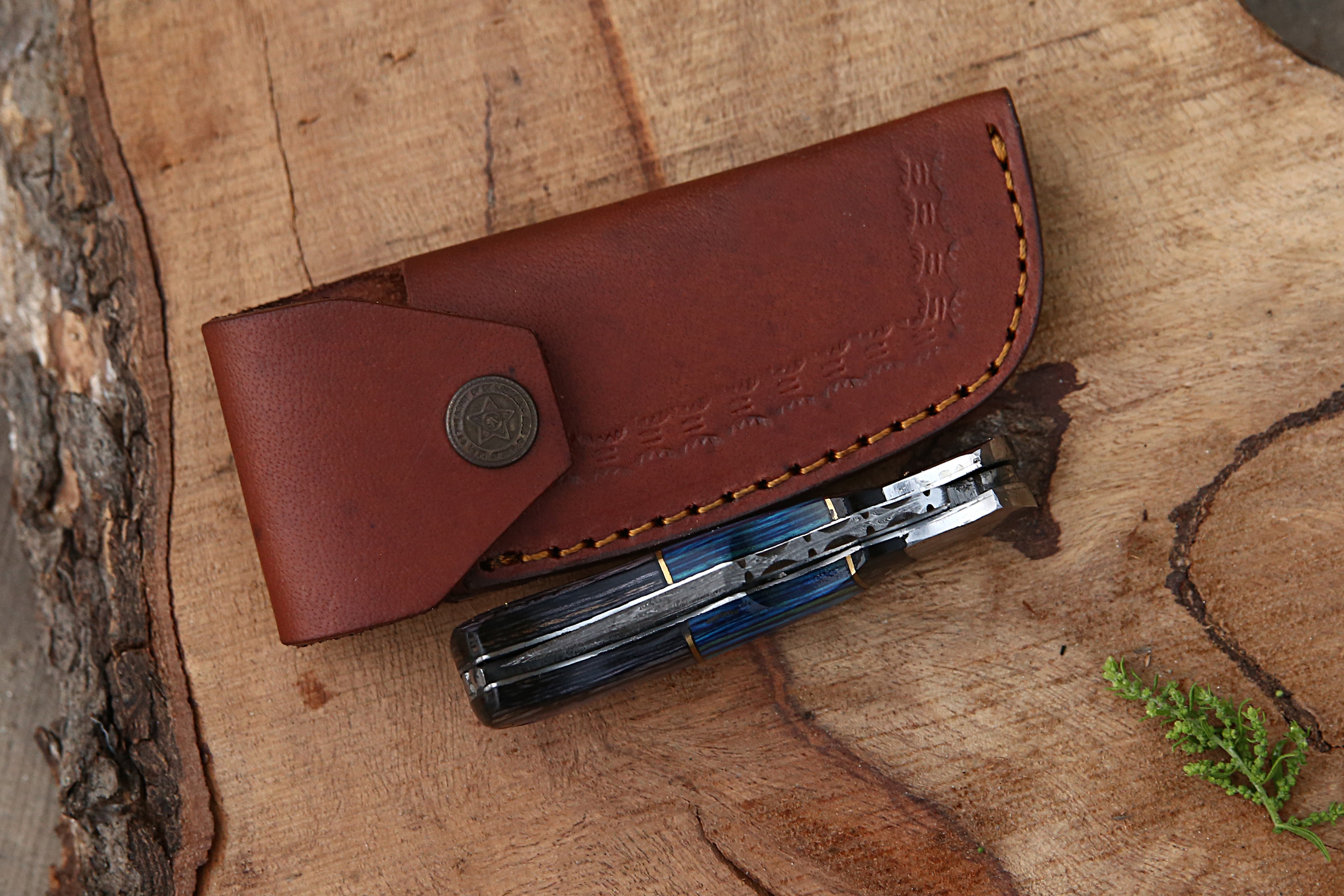 Handle Back Lock Pocket Knife With Leather Pouch