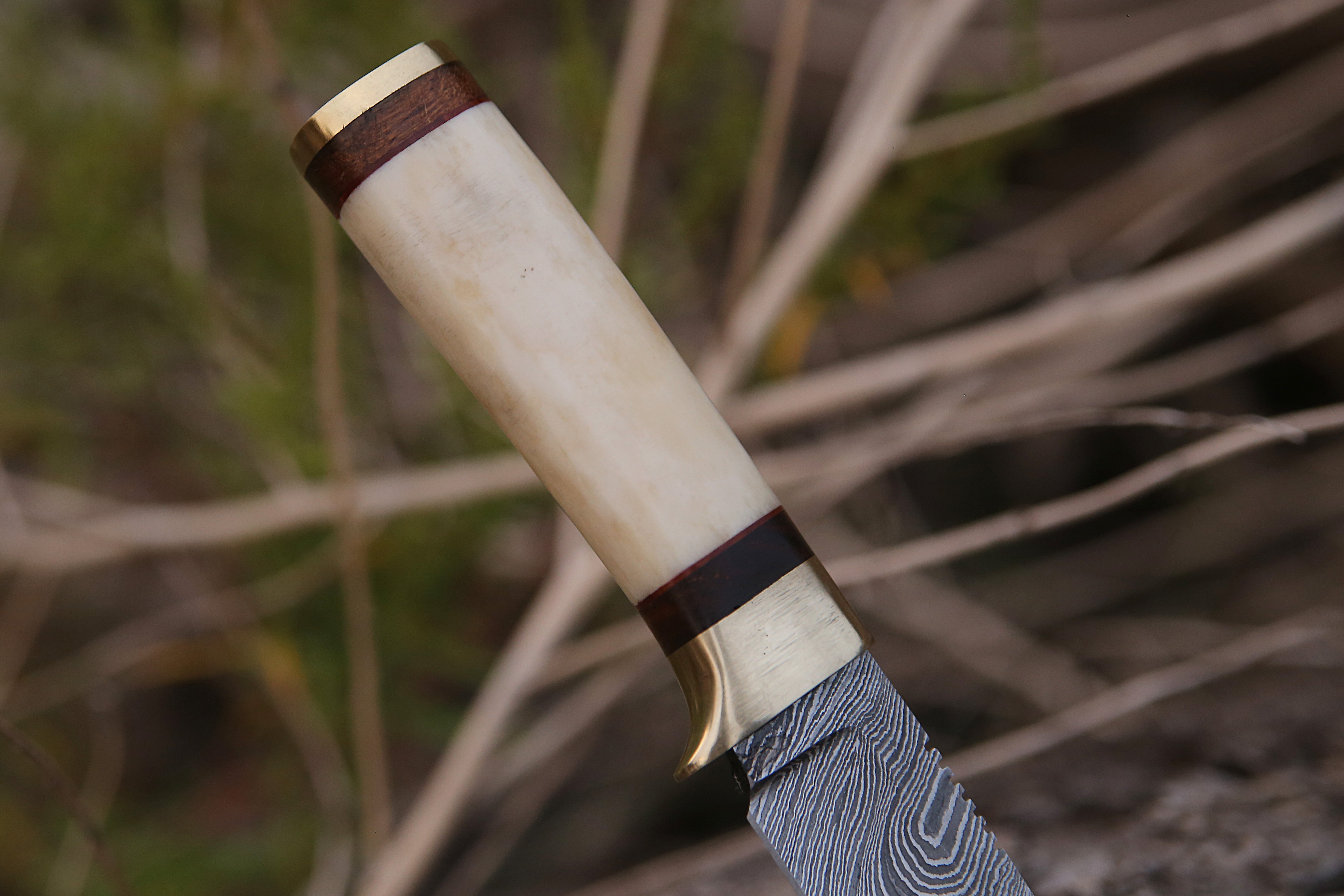 Damascus Steel Skinning Knife – Razor-Sharp Blade with Bone Handle With Leather Pouch.