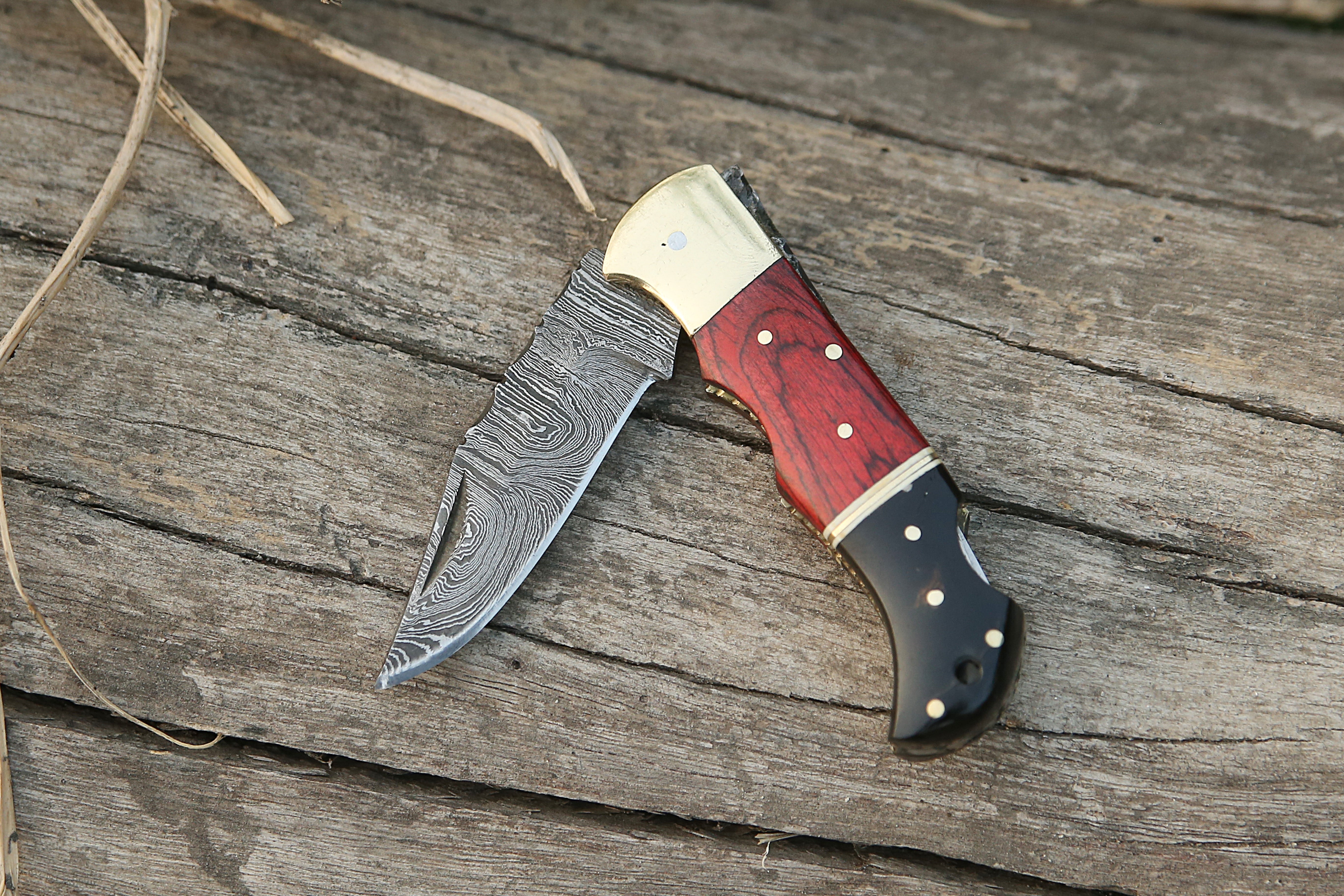Personalized Gift Black Horn Handmade Damascus Steel Pocket Knife Red Dollar Sheet Handle Folding Knife With Cow Leather Sheath.