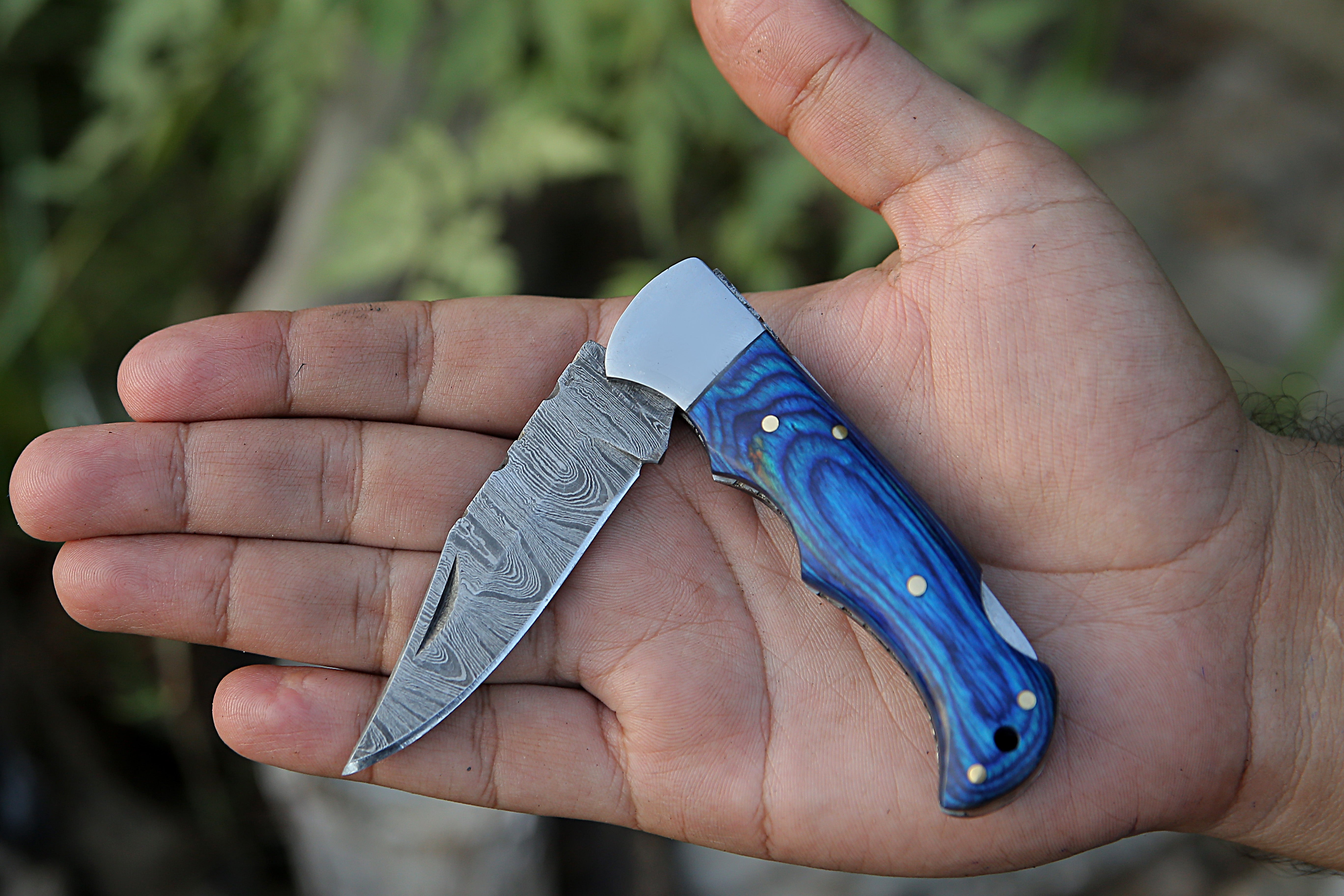 Blue Wood Damascus Steel Back Lock Pocket Knife With Stainless Steel Clips Camping Knife Personalized Hunting Knife EDC knife with Leather pouch.