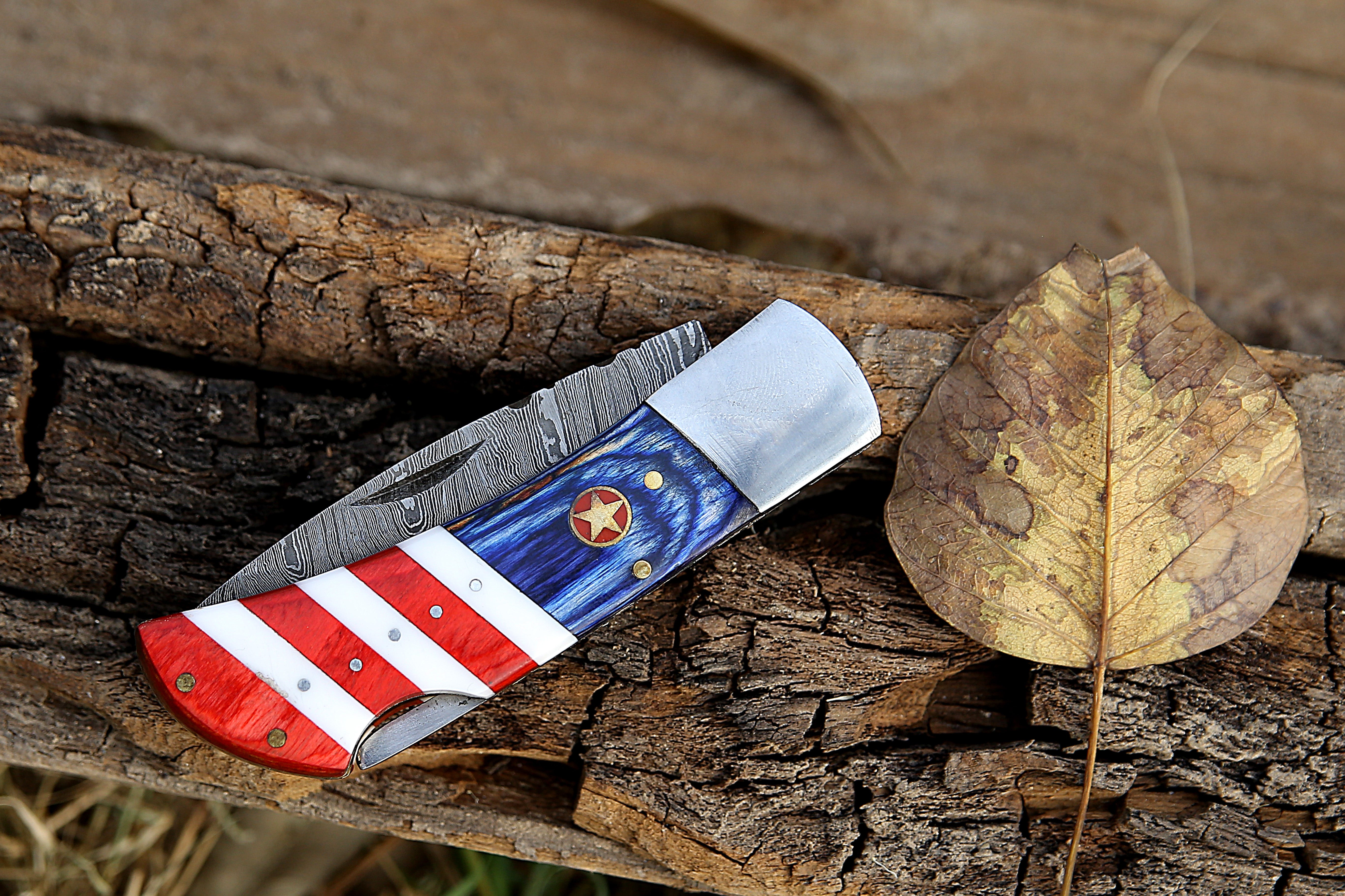 American Flag Handle Back Lock 6.8" Handmade Damascus steel Folding Knife Personalized Folding Knife Sharp cutting edge File work on the spine with Leather pouch.