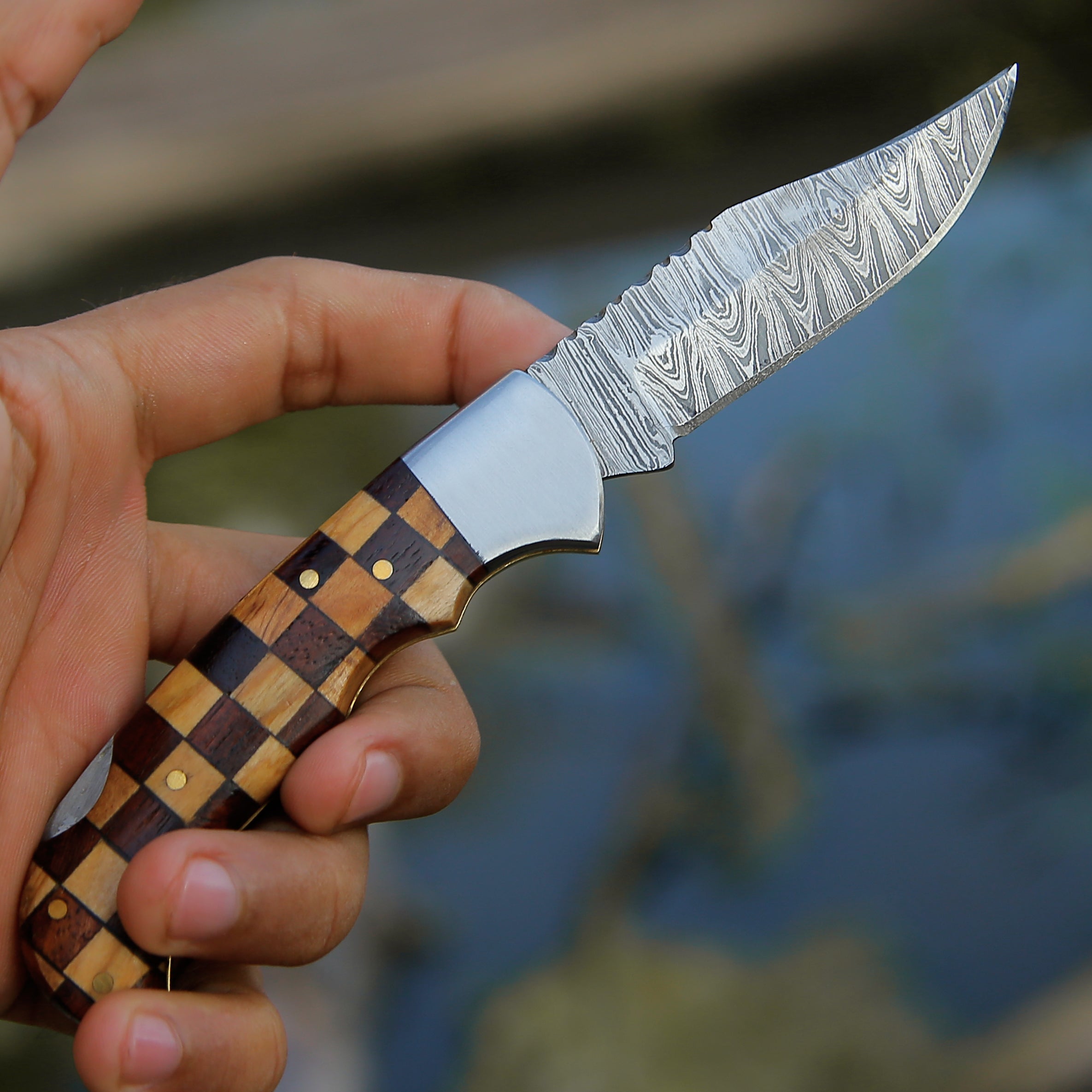 Rose wood Olivewood Damascus Steel Back Lock Pocket Knife With Stainless Steel Clips Camping Knife Personalized Hunting Knife EDC knife with Leather pouch.