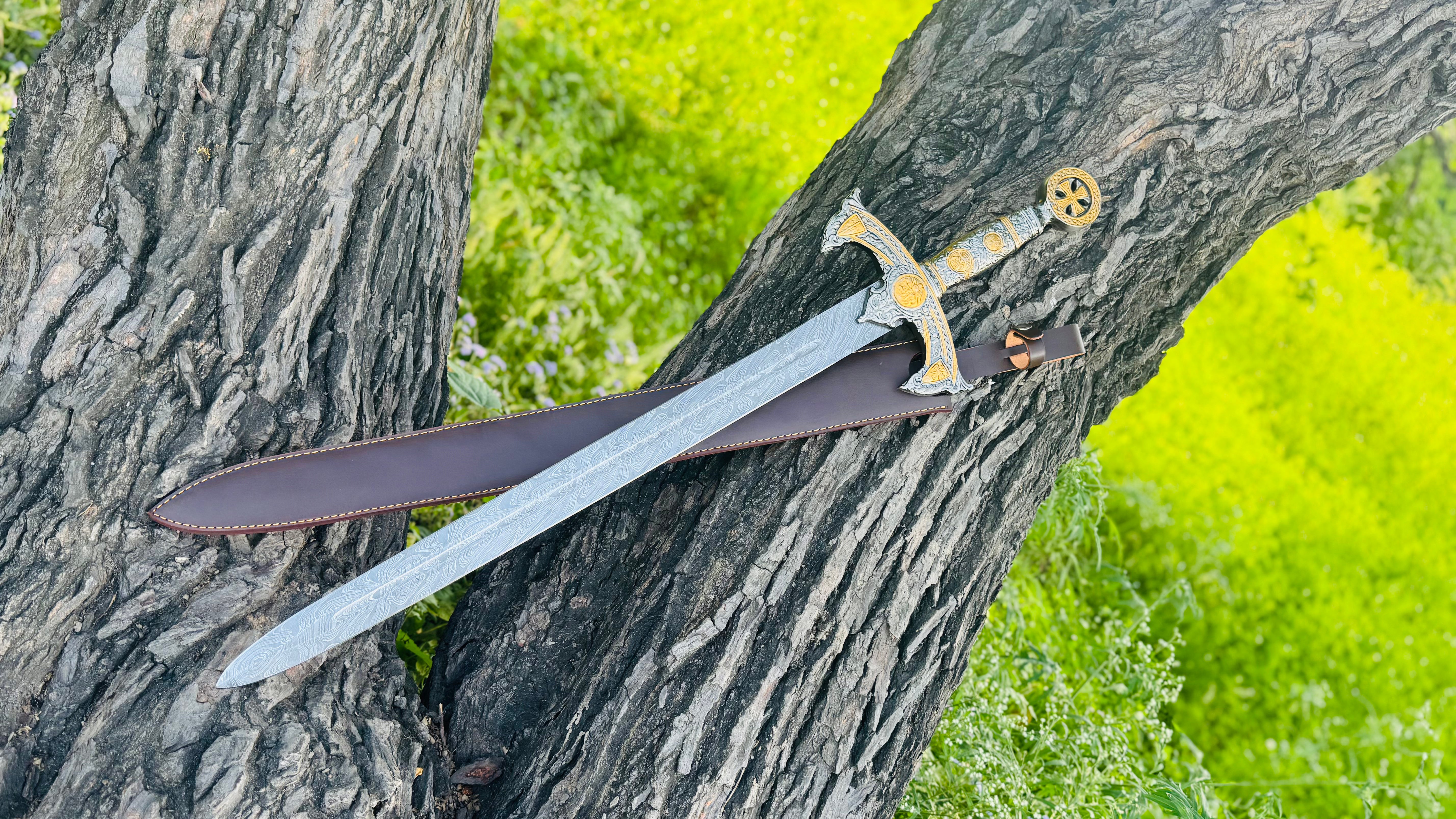 Handmade Lioncrest Warblade Fantasy Sword with Engraved Blade, Medieval Decorative Sword for Display Halloween Costume Gift