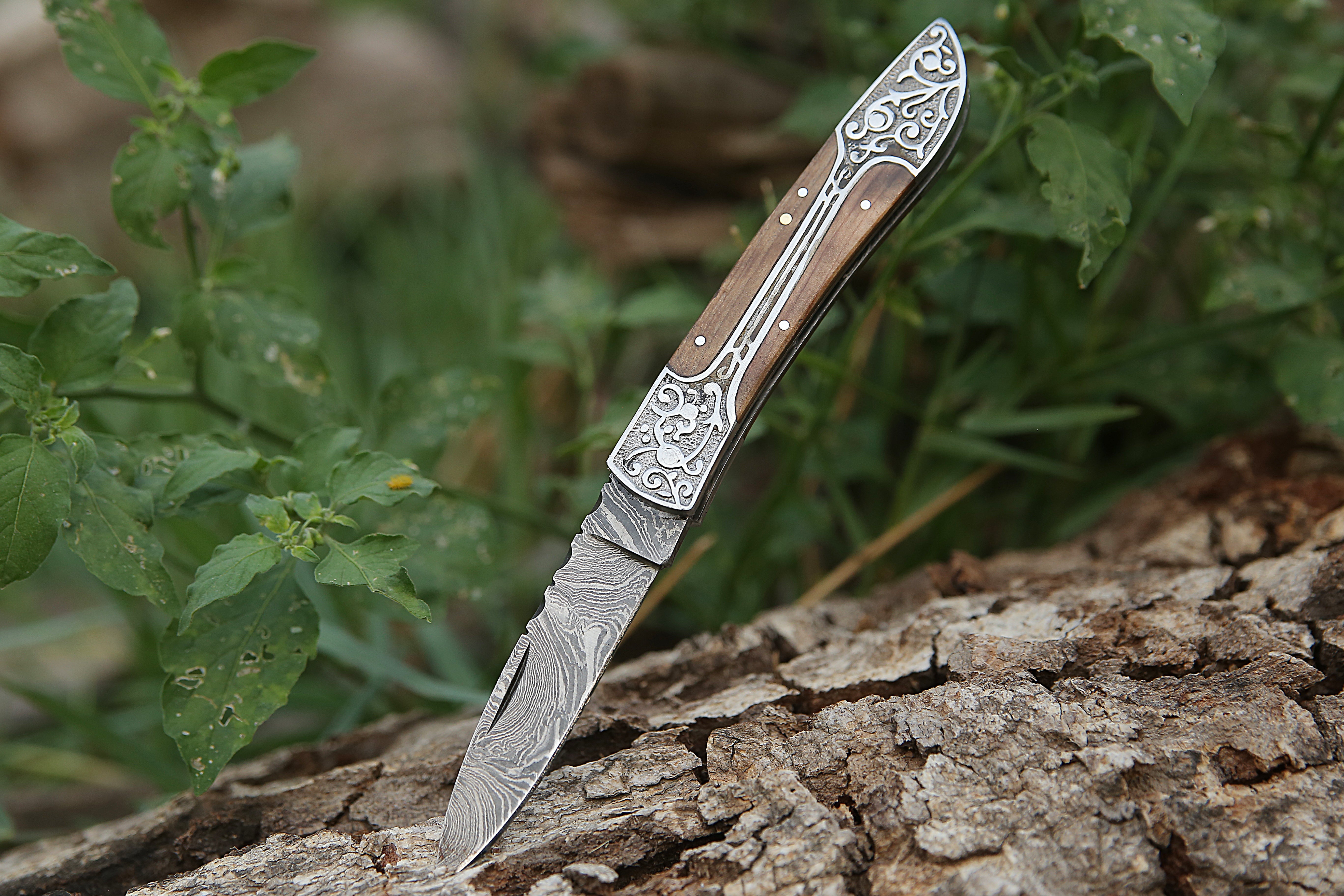 Customized Handmade Damascus Steel Pocket Knife Olive wood Handle Folding Camping Hunting EDC knife Sharp cutting edge with Leather Pouch.