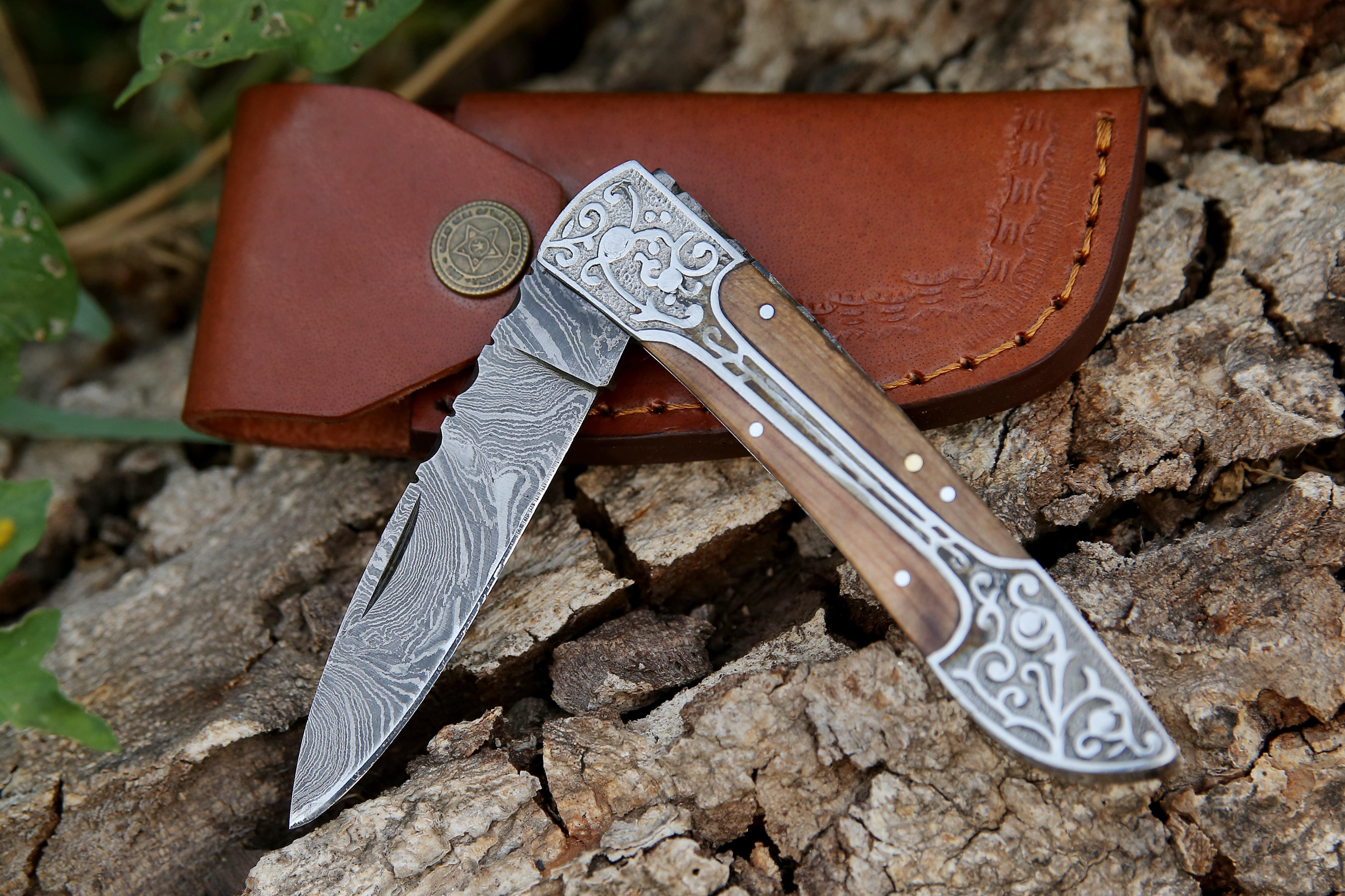 Customized Handmade Damascus Steel Pocket Knife Olive wood Handle Folding Camping Hunting EDC knife Sharp cutting edge with Leather Pouch.