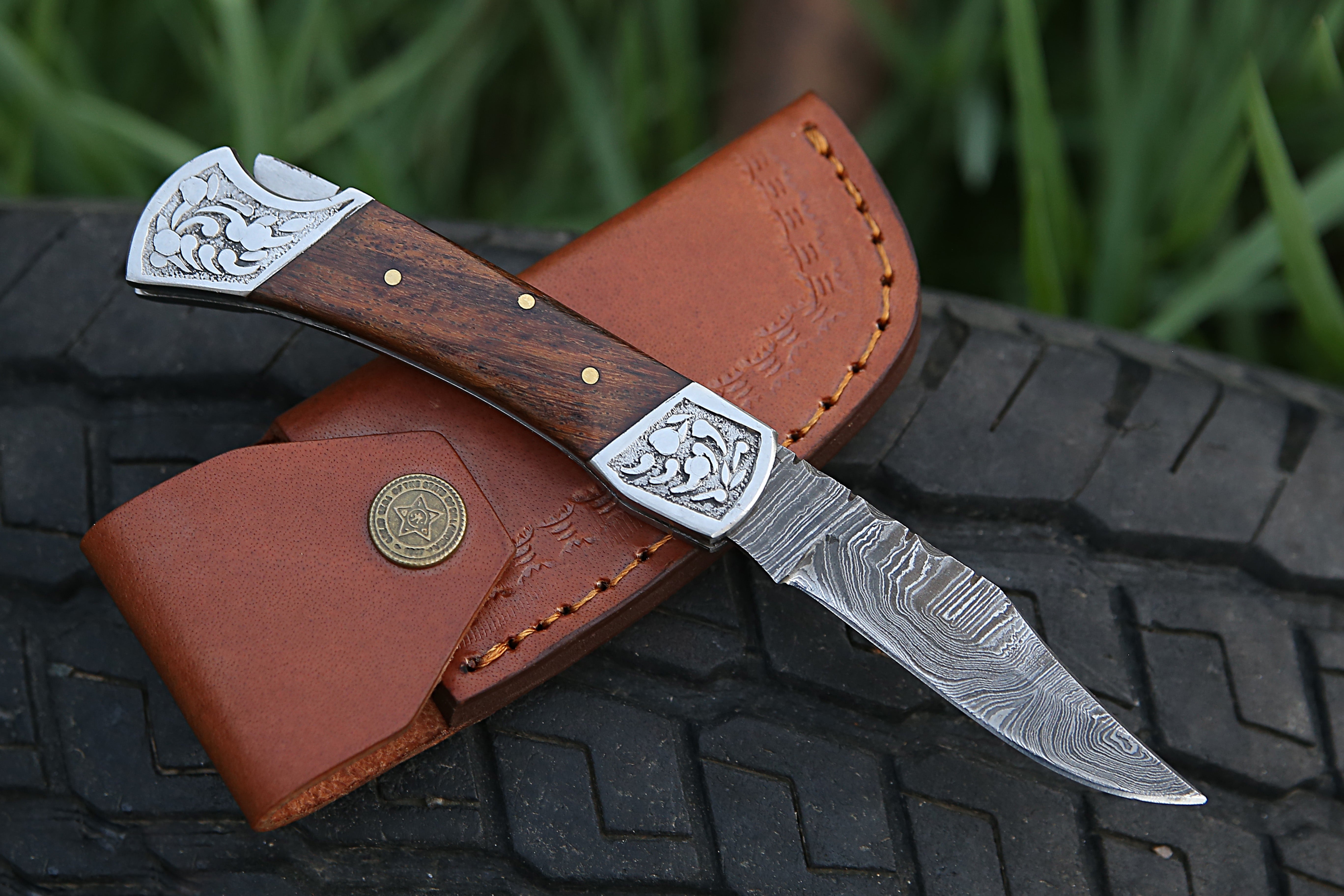 Engraved Steel Rose Wood Handle Handmade Damascus Steel Back Lock Pocket Knife For Outdoor.