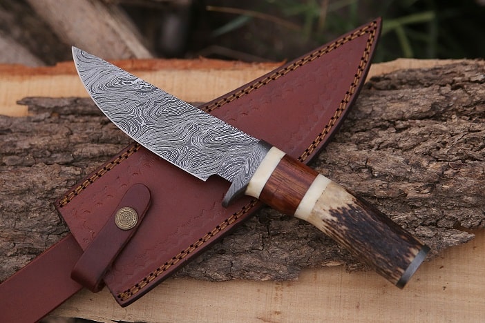 https://www.damascusknifehub.com/cdn/shop/products/goat-horn-knife-handle-min.jpg?v=1640184039